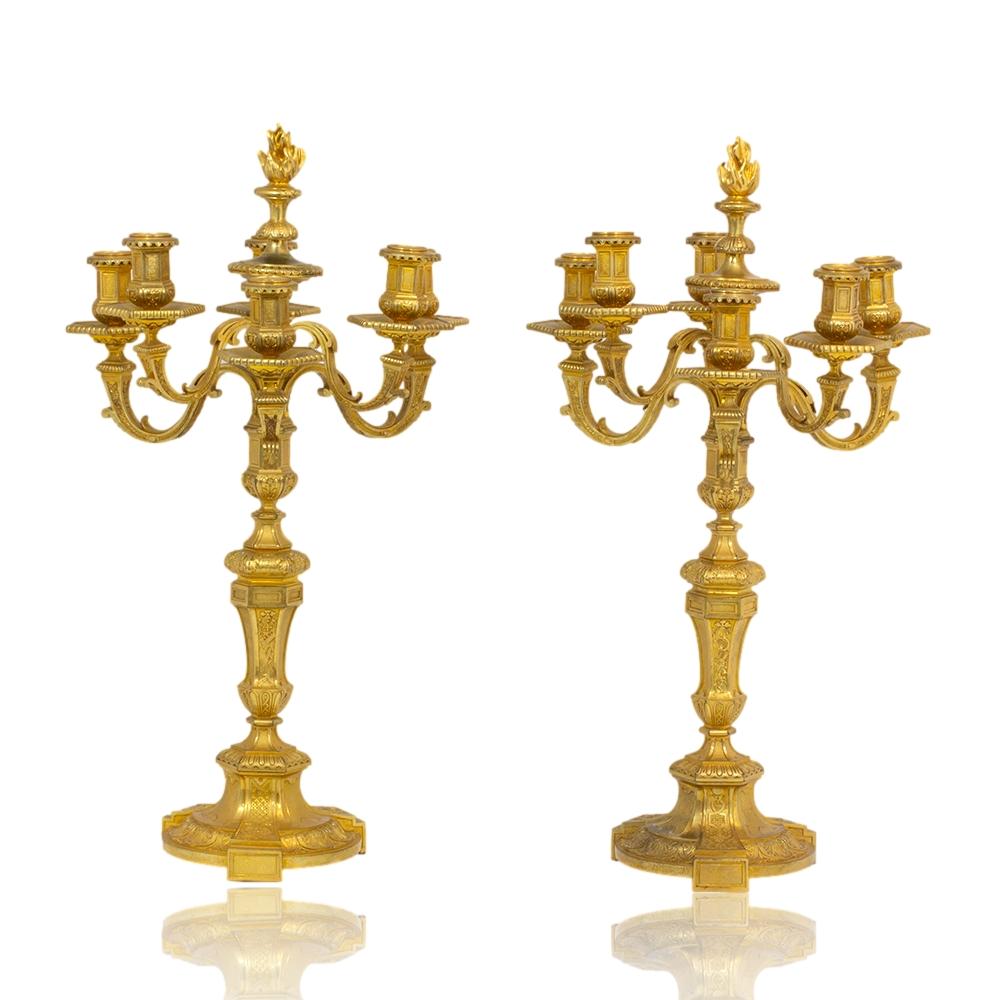 Paire de candélabres en bronze doré de style Louis XIV Henry Dasson Bon état - En vente à Newark, England