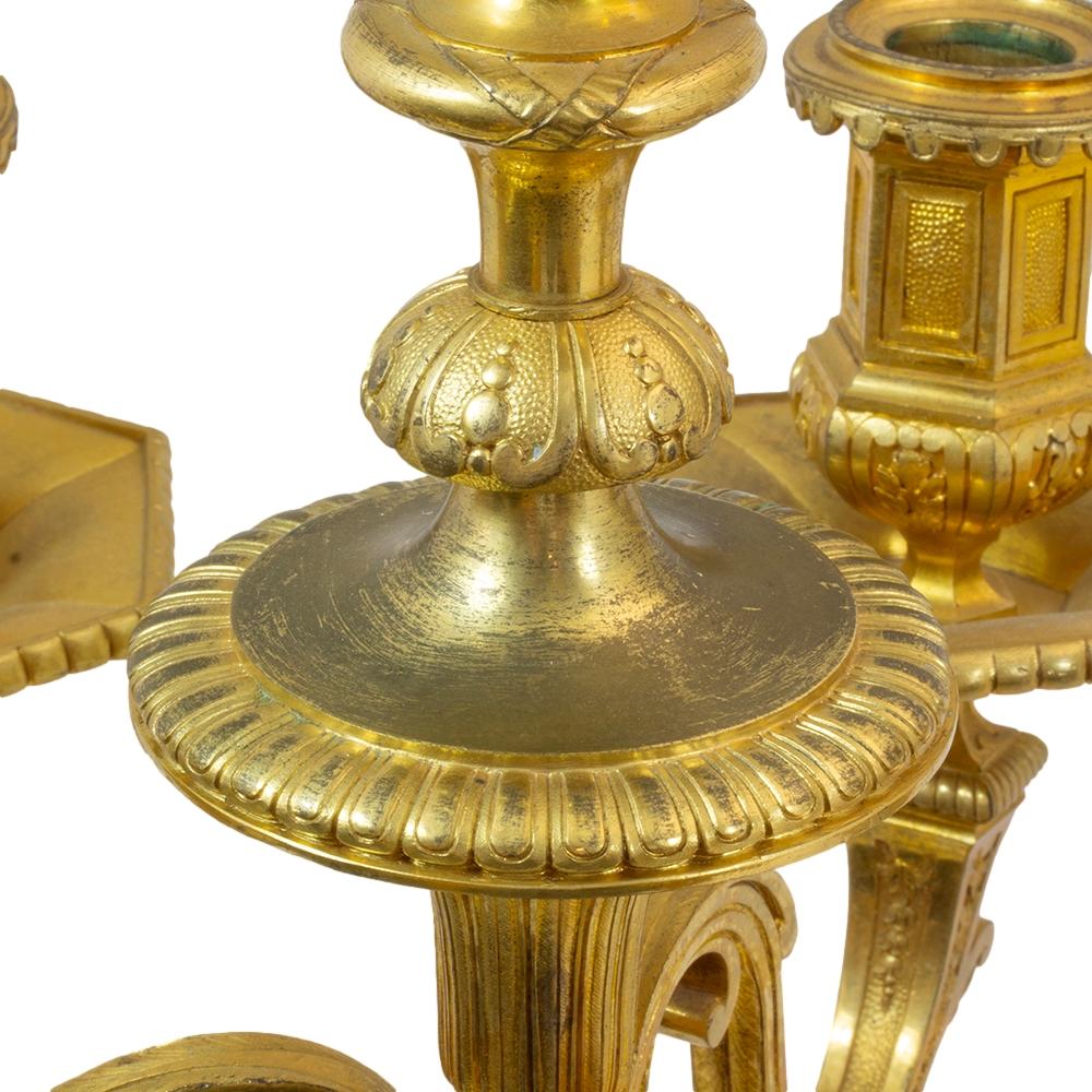 Paire de candélabres en bronze doré de style Louis XIV Henry Dasson en vente 1