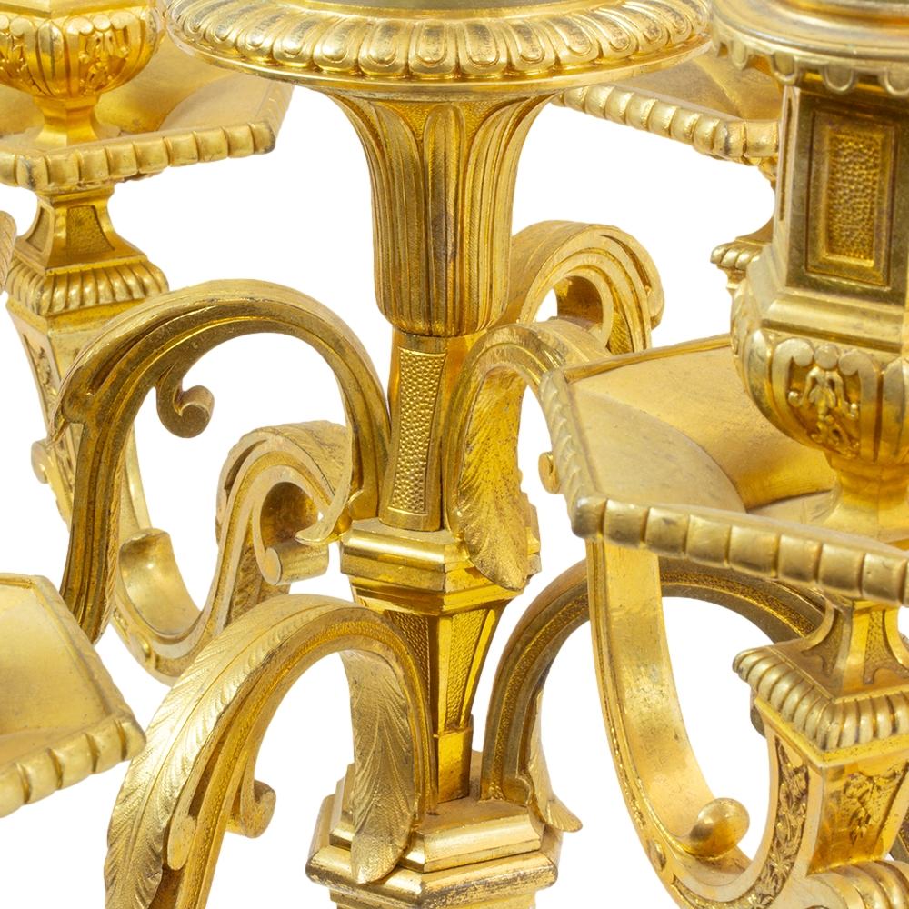 Paire de candélabres en bronze doré de style Louis XIV Henry Dasson en vente 2
