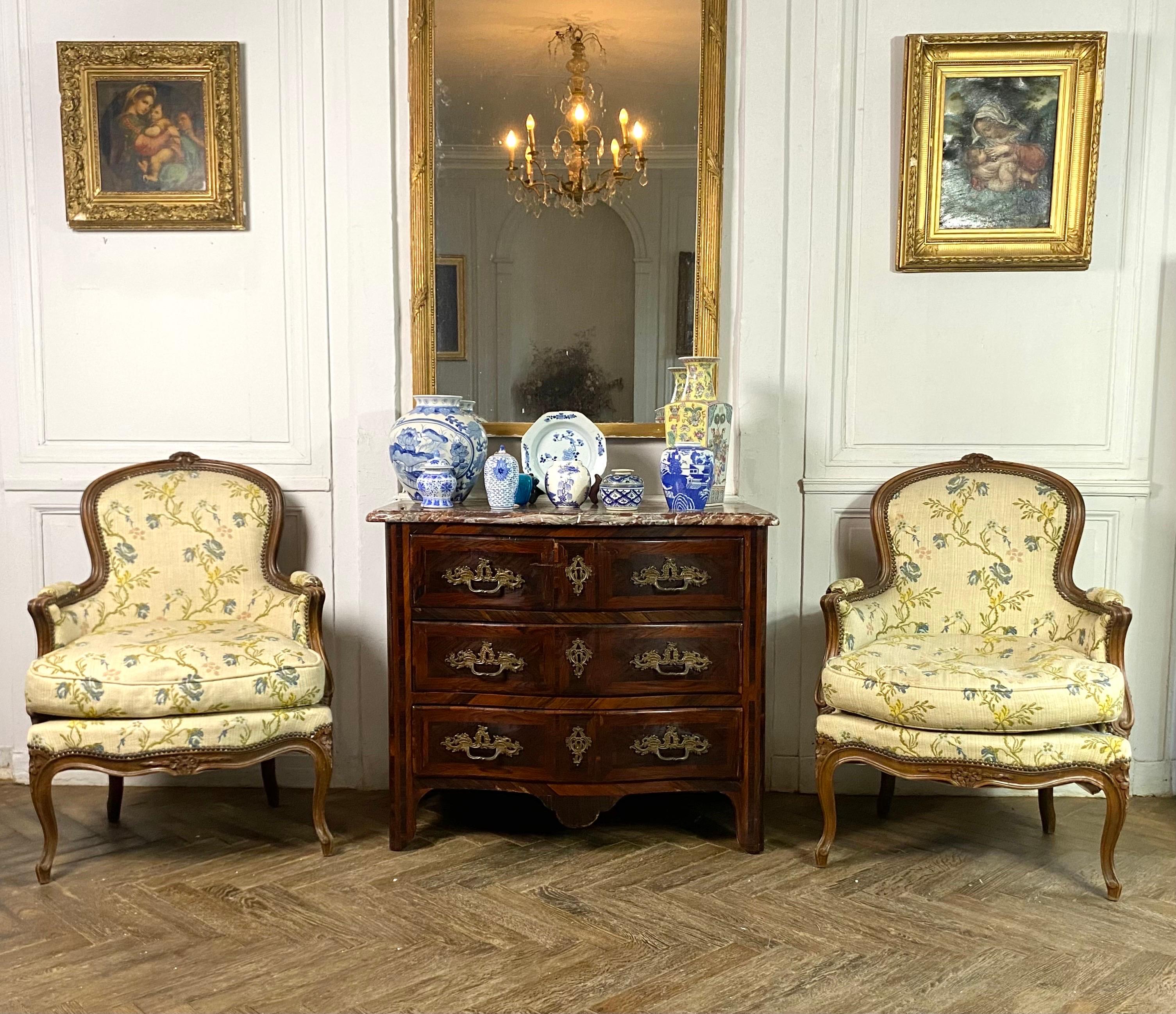 Paire de fauteuils bergères de style Louis XV - bois sculpté - 19ème - France en vente 9