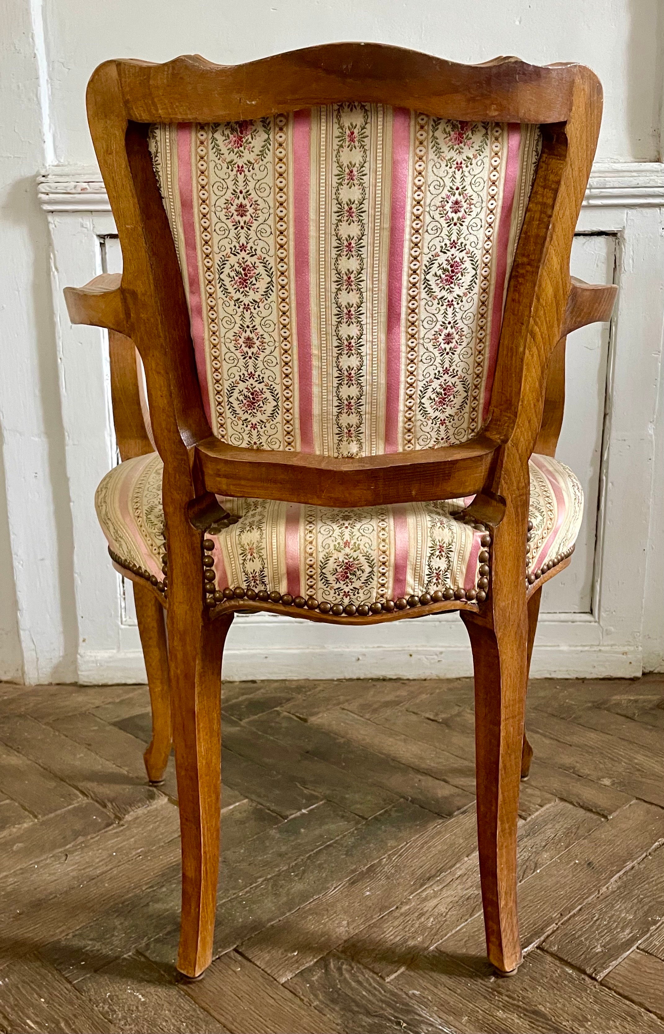 Tissu d'ameublement Paire de fauteuils Bridge de style Louis XV - Fauteuils de bureau - France XXe siècle en vente