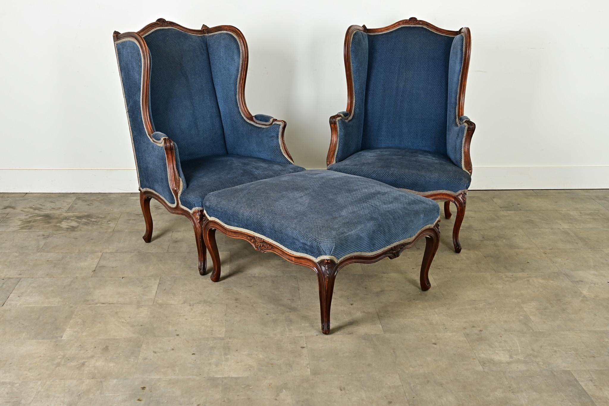 Français Paire de Bergeres et d'Ottomans Louis XV en vente