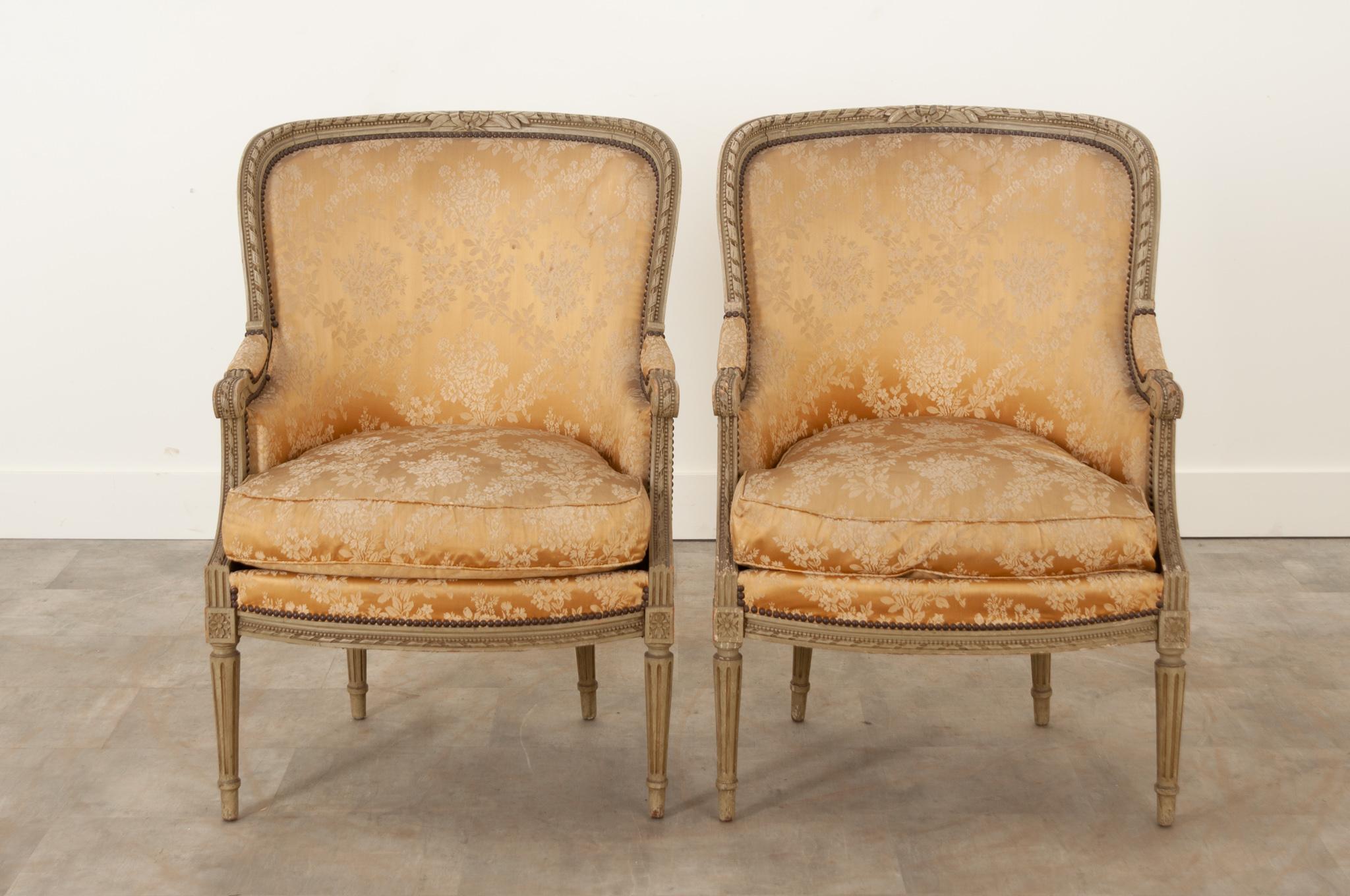 French Pair of Louis XVI Style Bergers In Good Condition In Baton Rouge, LA