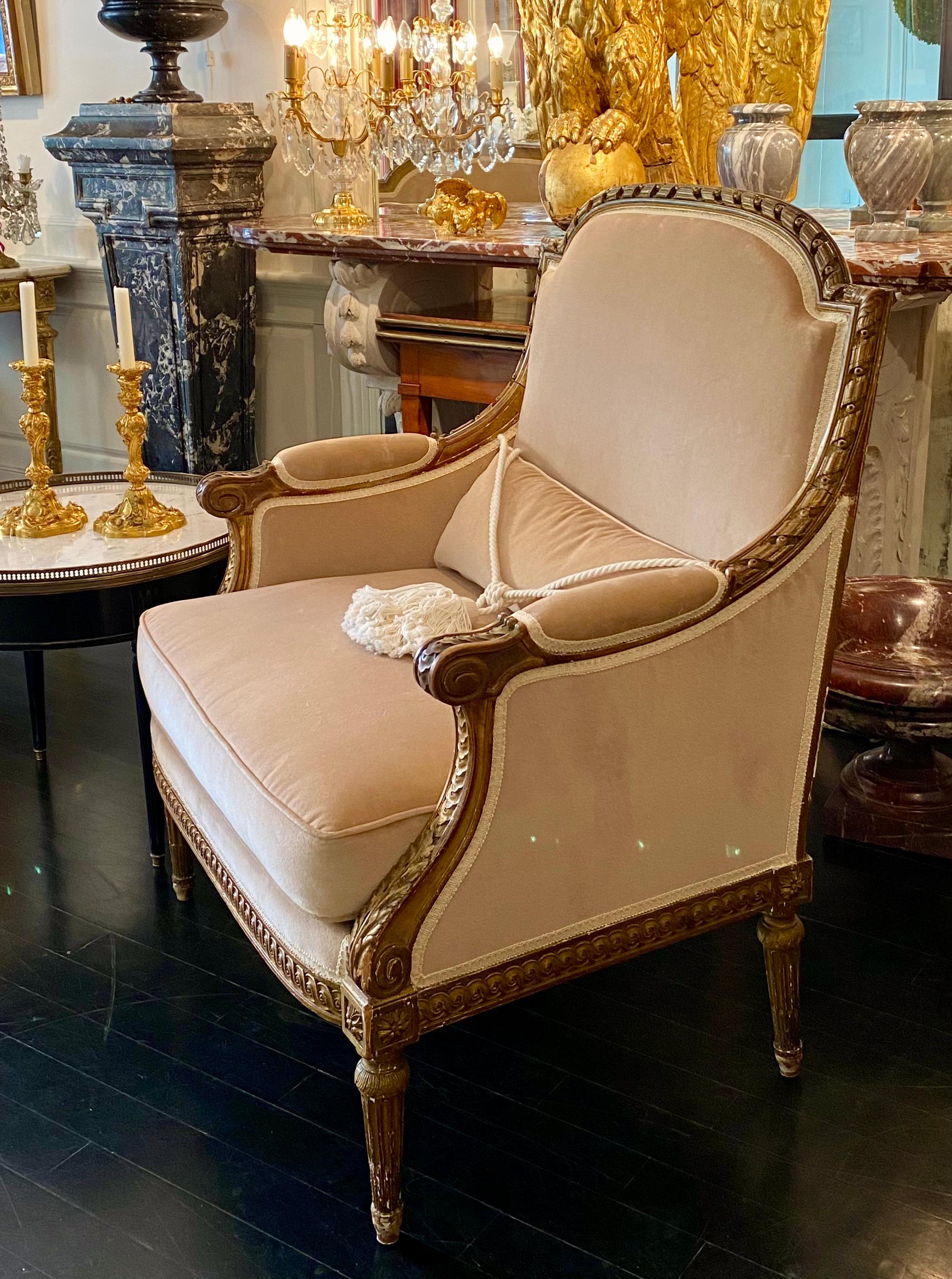 Wood French Pair of Louis XVI Style Marquise Bergere Giltwood Armchairs For Sale