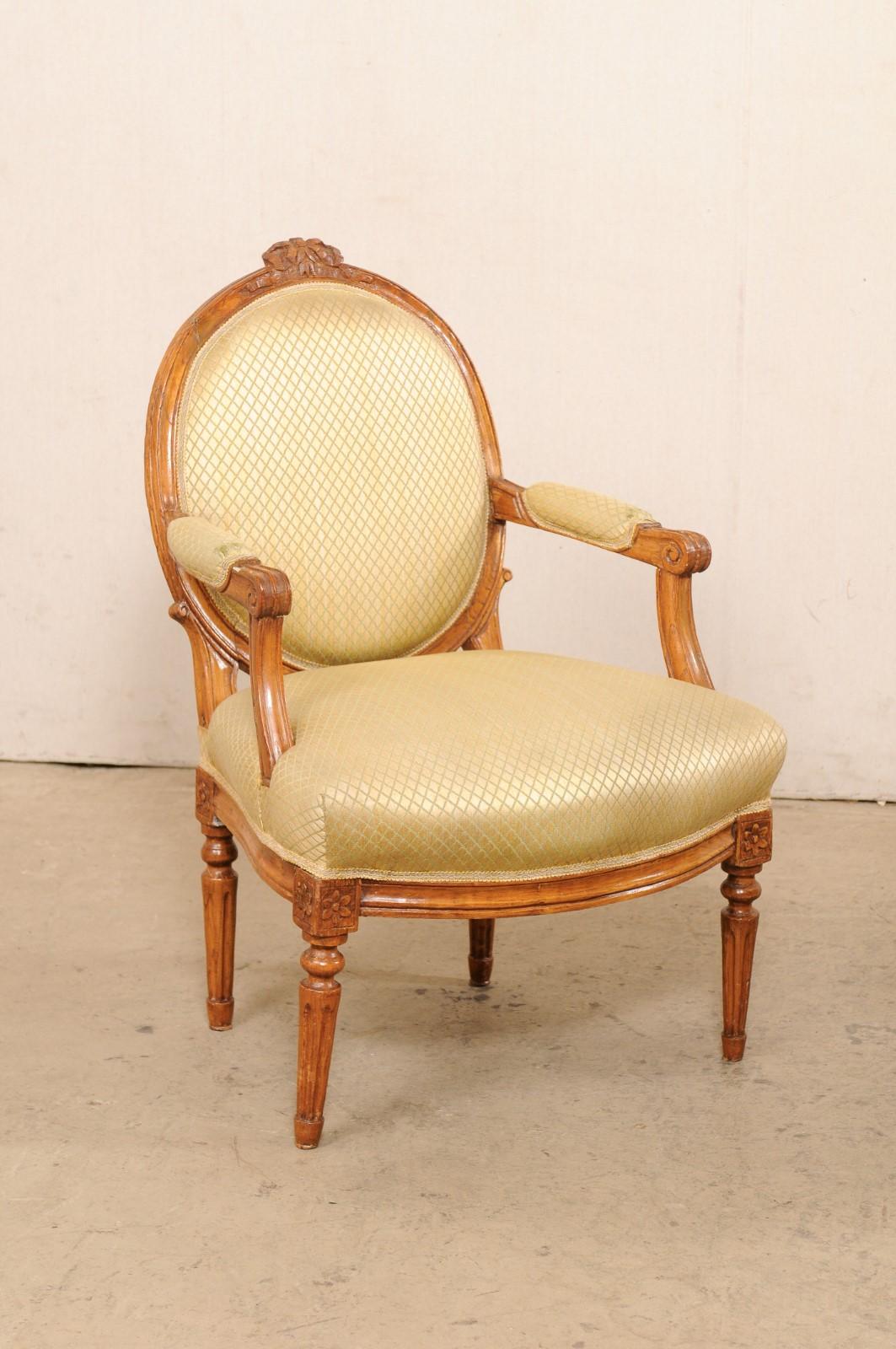 French Pair of Louis XVI Style Oval-Back Fauteuils In Good Condition For Sale In Atlanta, GA