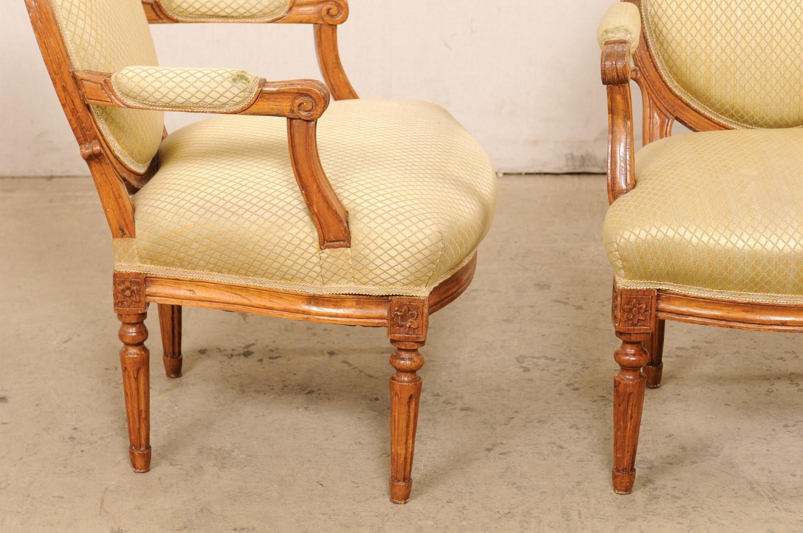 French Pair of Louis XVI Style Oval-Back Fauteuils For Sale 1
