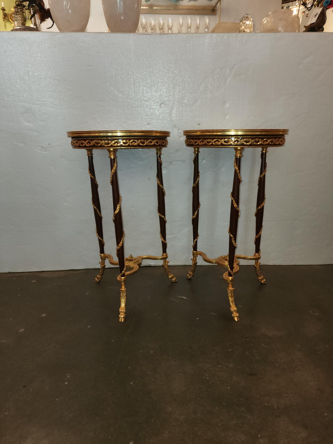 French Pair of Mable top tables  In Excellent Condition For Sale In Dallas, TX