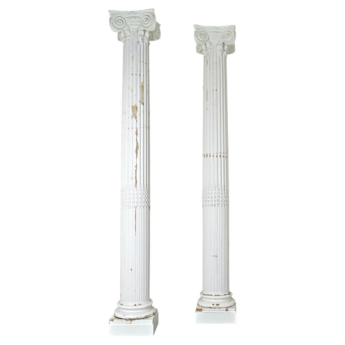 Paire de colonnes massives peintes françaises en vente