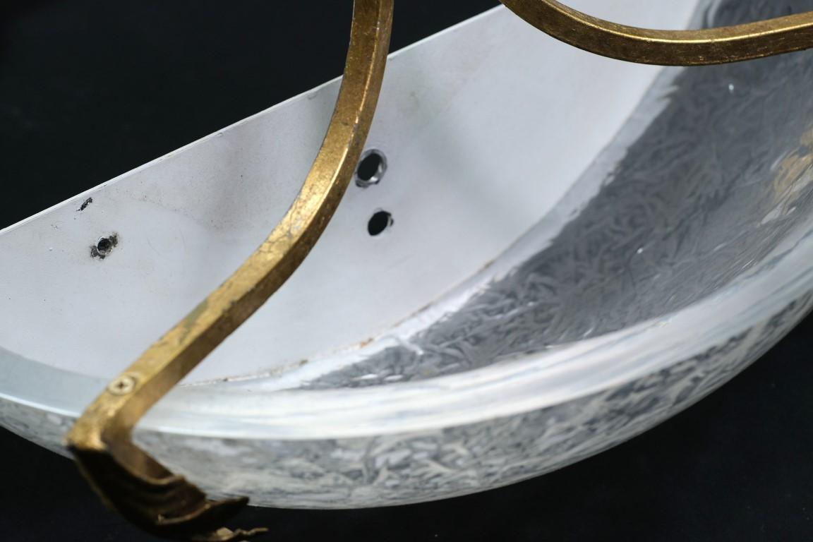 Französisch Paar Mid-Century Modern Lucite Dish Sconces Textured Schirme  im Angebot 2