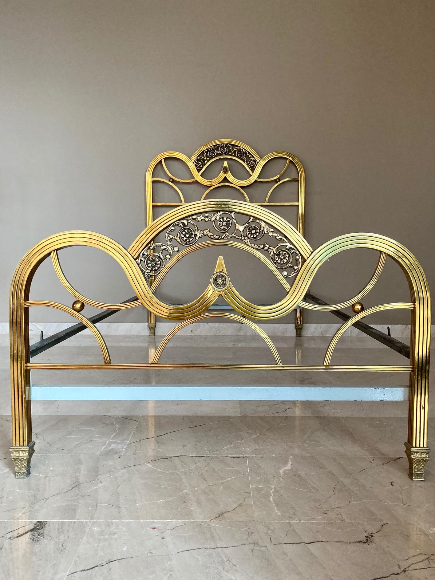 French Pair of Midcentury Gold Brass and Bronze Twin Size Headboards In Good Condition In Miami, FL