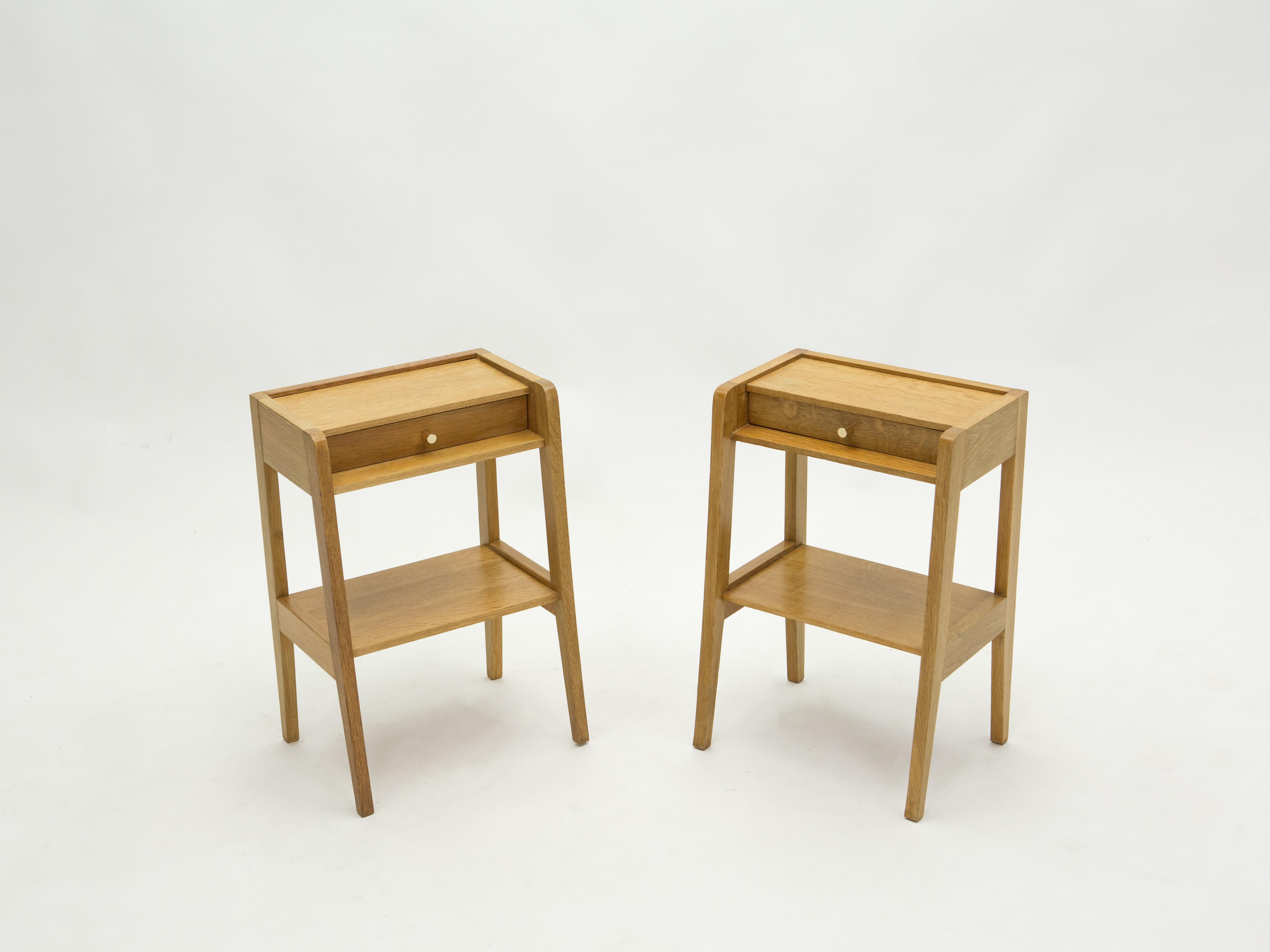 French Pair of Modernist Nightstands One Drawer Oakwood, 1950s In Good Condition In Paris, IDF