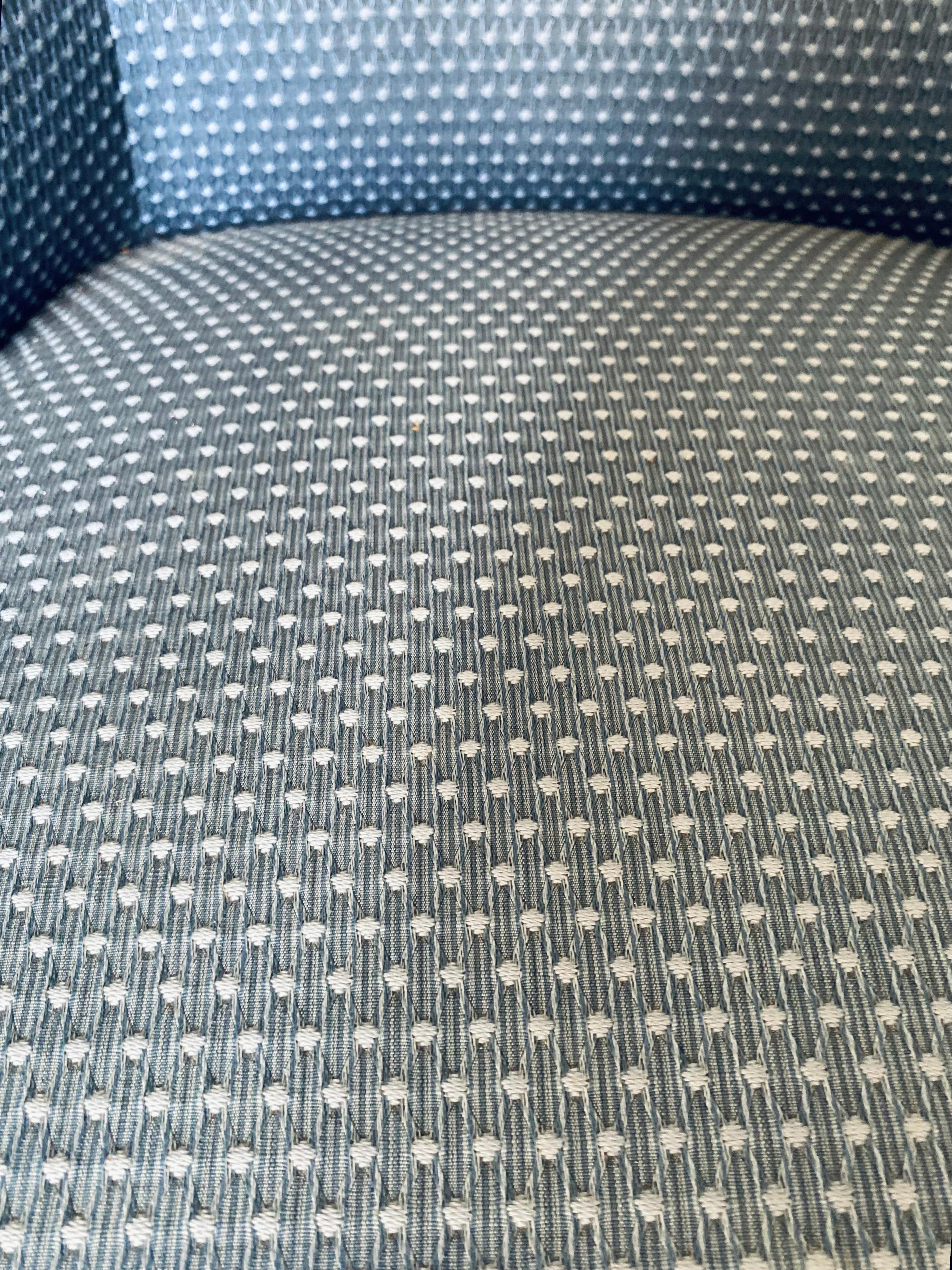 Paire de fauteuils crapauds Napoléon III sièges tapisserie bleue 19ème  en vente 2