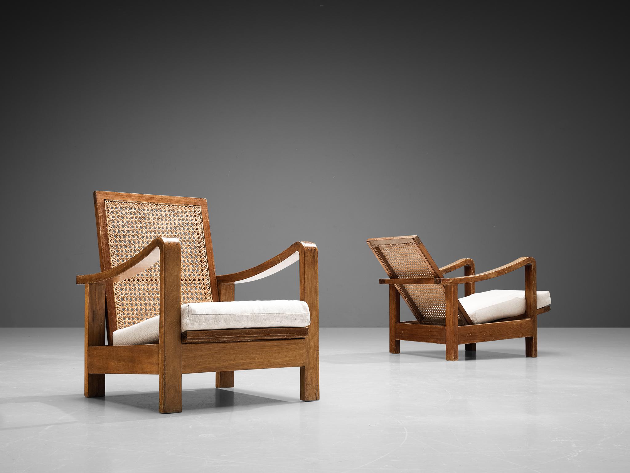 French Pair of Naturalistic Lounge Chairs in Oak and Cane 4