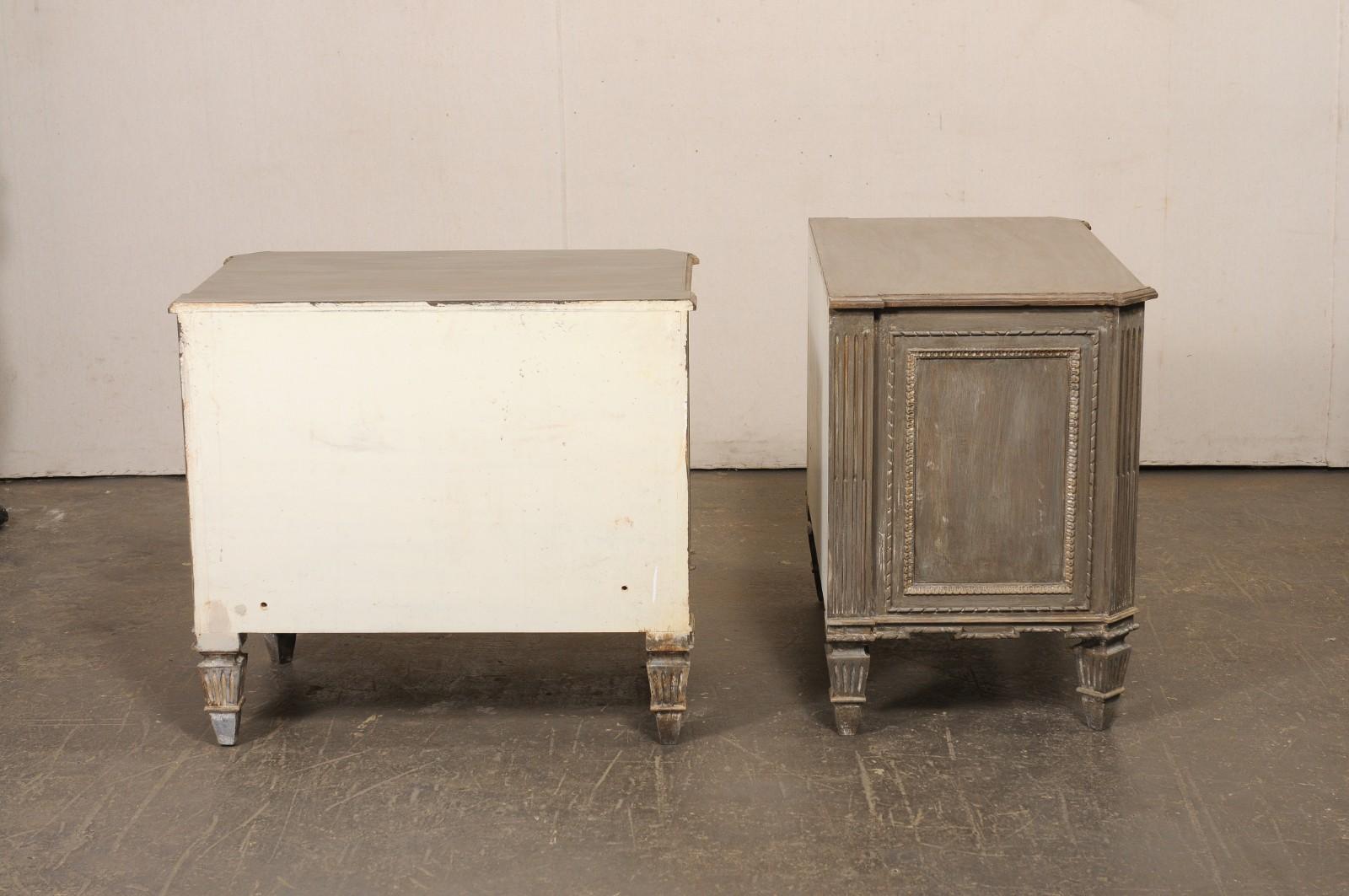 French Pair of Neoclassical Inspired 2-Drawer Side Chests w/Pull Out Shelf For Sale 5