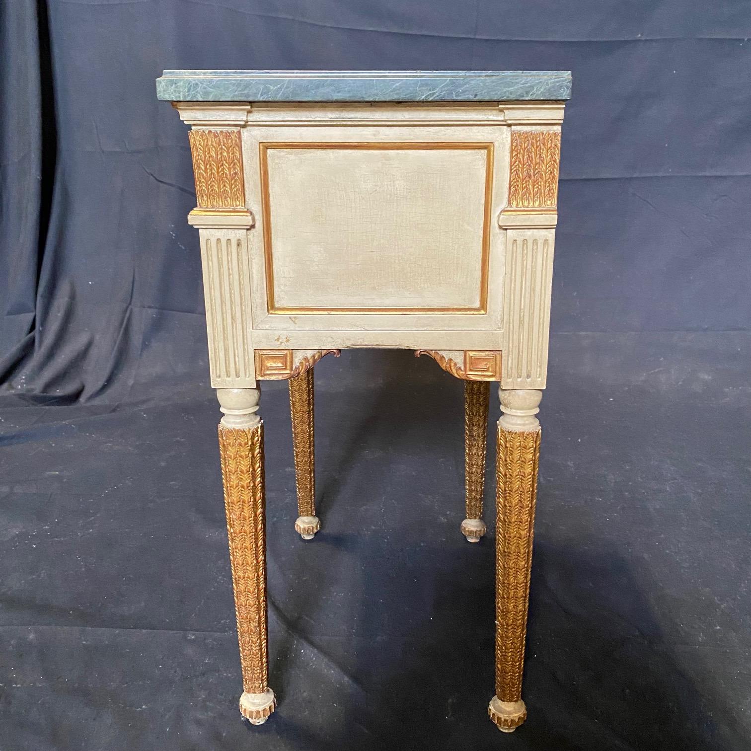 French Pair of Neoclassical Style Painted Wood Nightstands For Sale 7