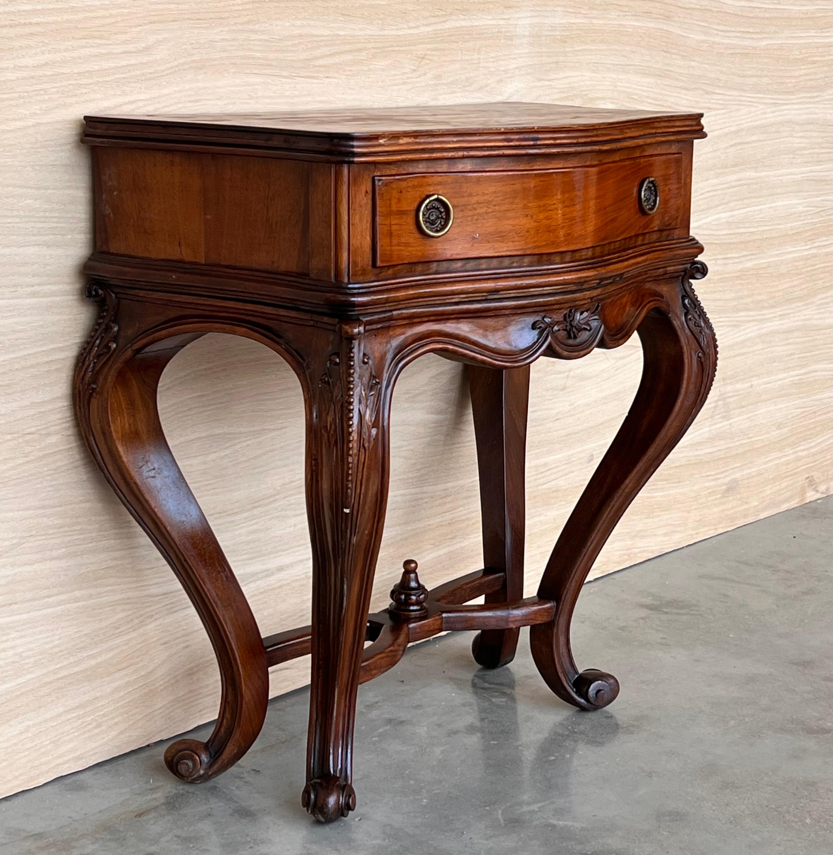 French Pair of Nightstand Tables with Carved Drawer and Cabriole Legs For Sale 1