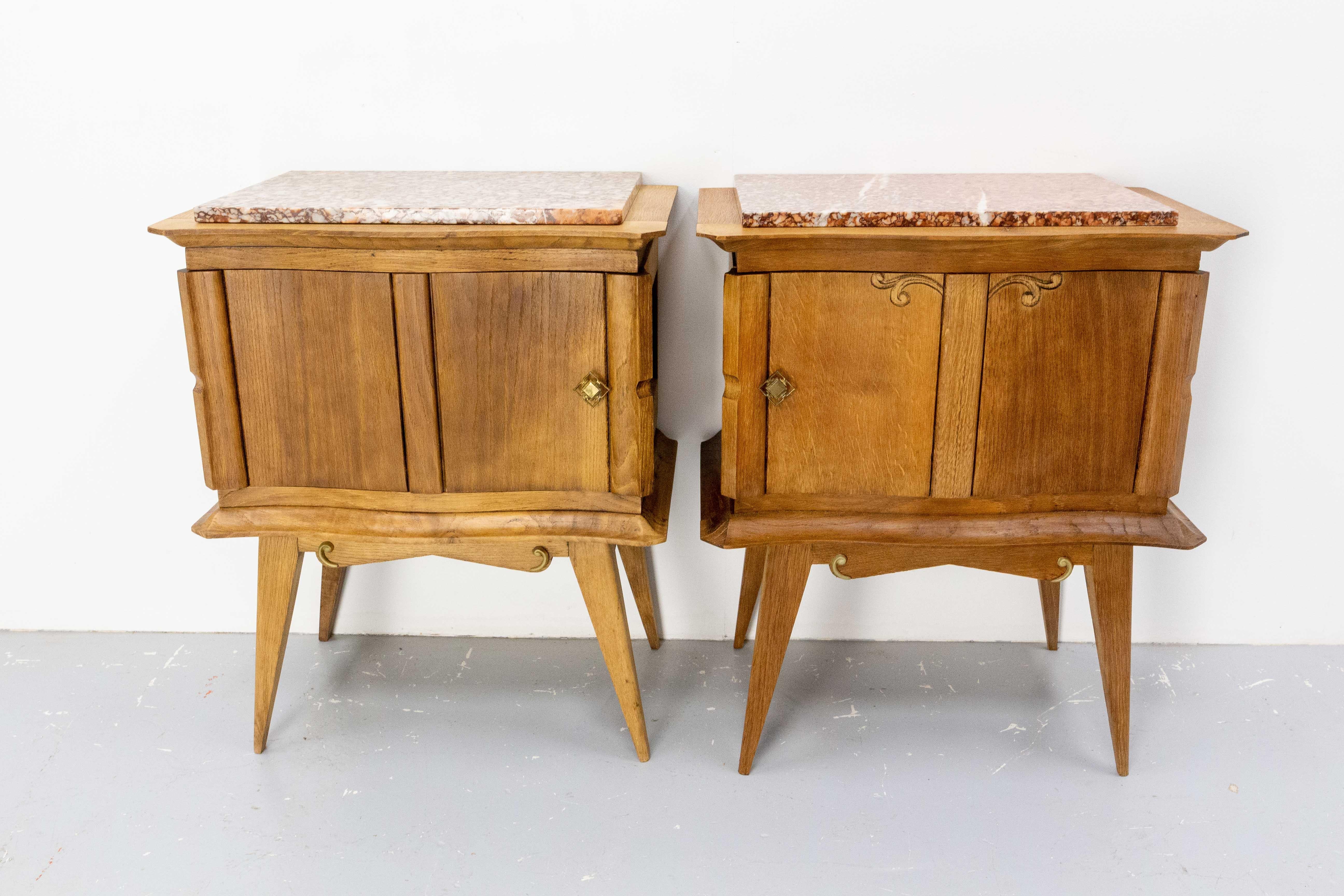 Französisch Paar Nachttische Side Cabinets Nachttisch Eiche &Marmorplatte Midcentury (Moderne der Mitte des Jahrhunderts)