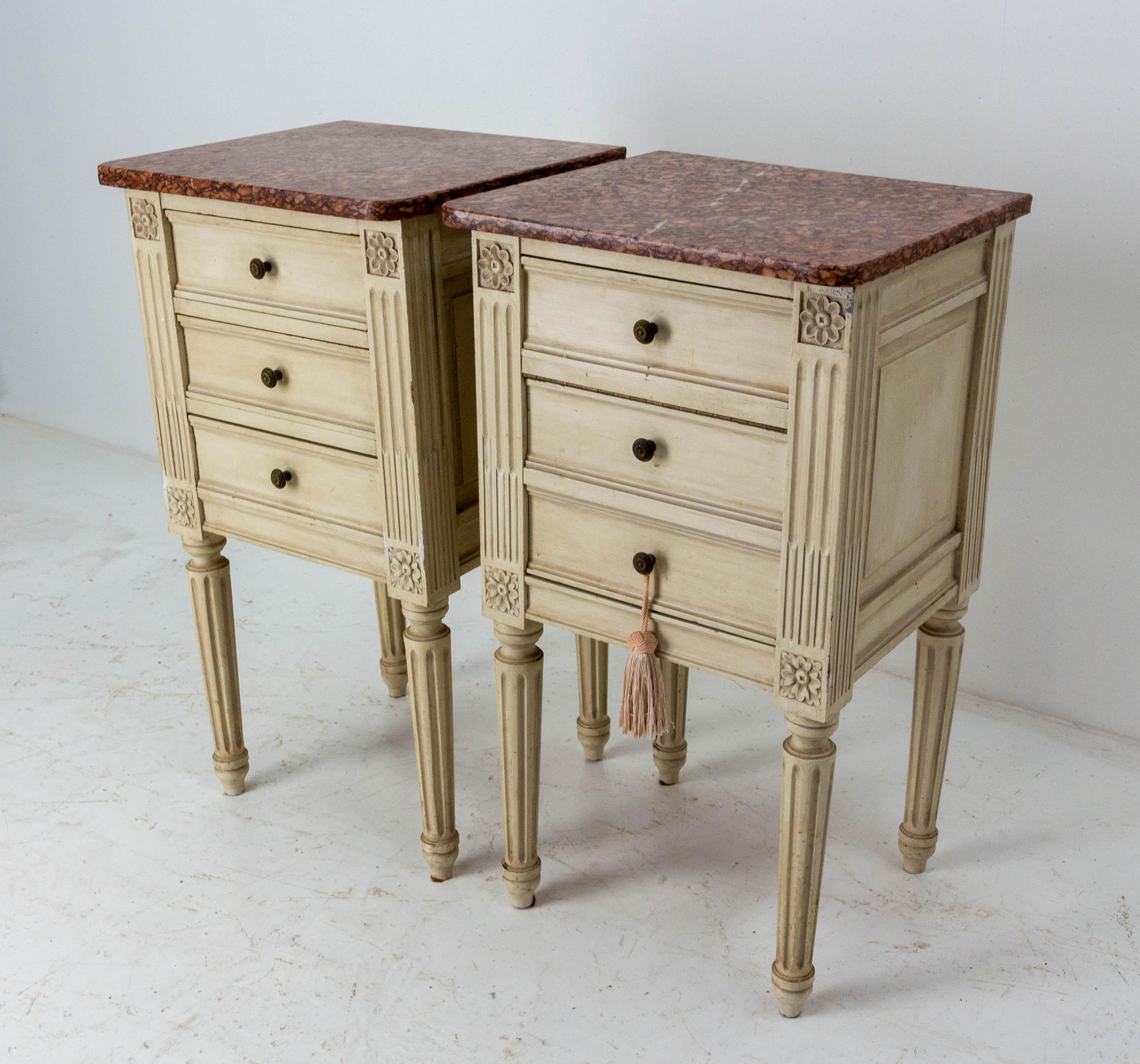 French side cabinets nightstand bedside tables in the Louis XVI style with marble tops
Midcentury 1960
Patinated
The two nightstands are different: one has one drawer and a cabinet, the other has three drawers.
Good condition
If you like them,