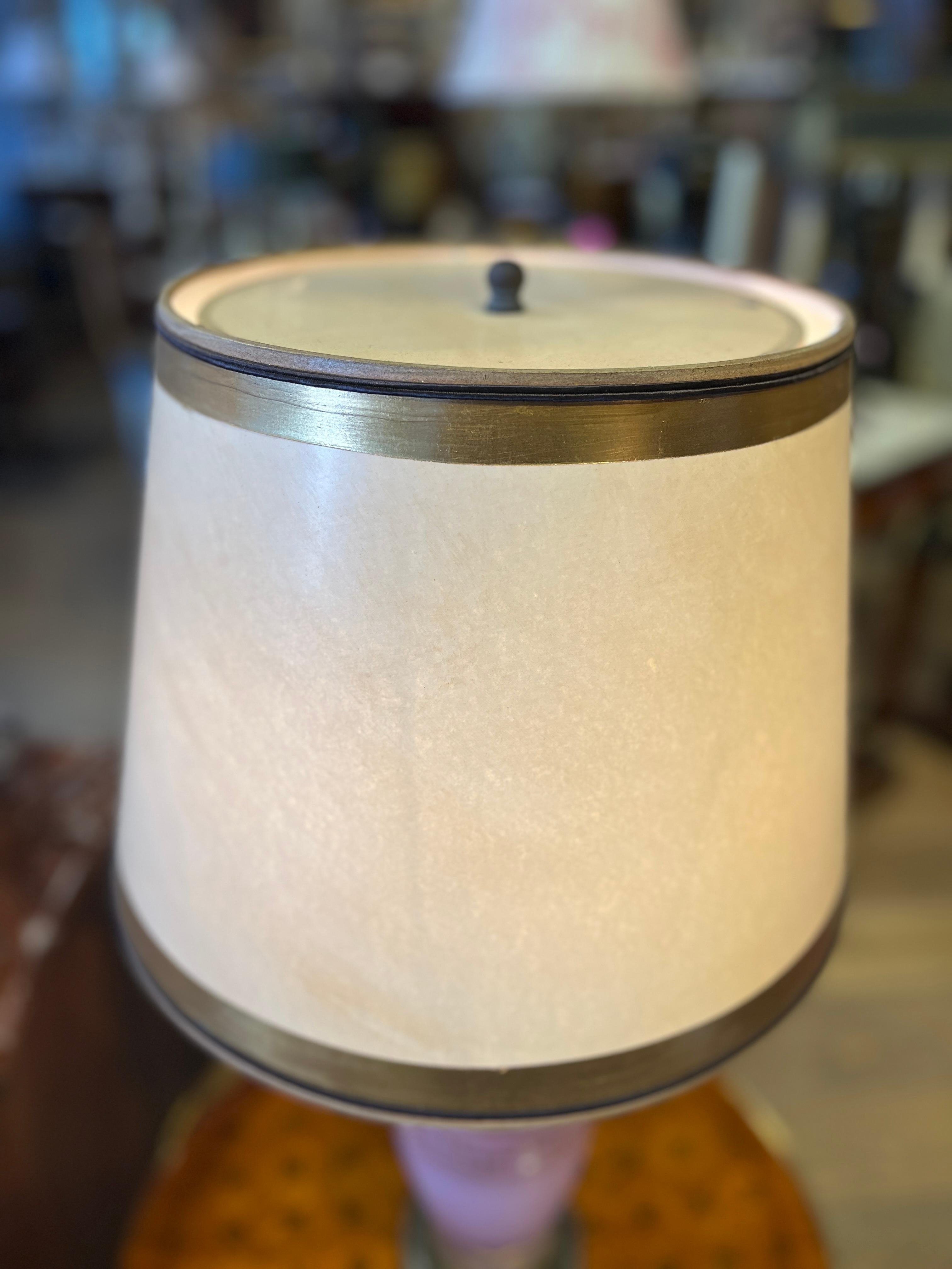 Pareja de Lámparas Francesas de Opaline en Bueno estado para la venta en Scottsdale, AZ