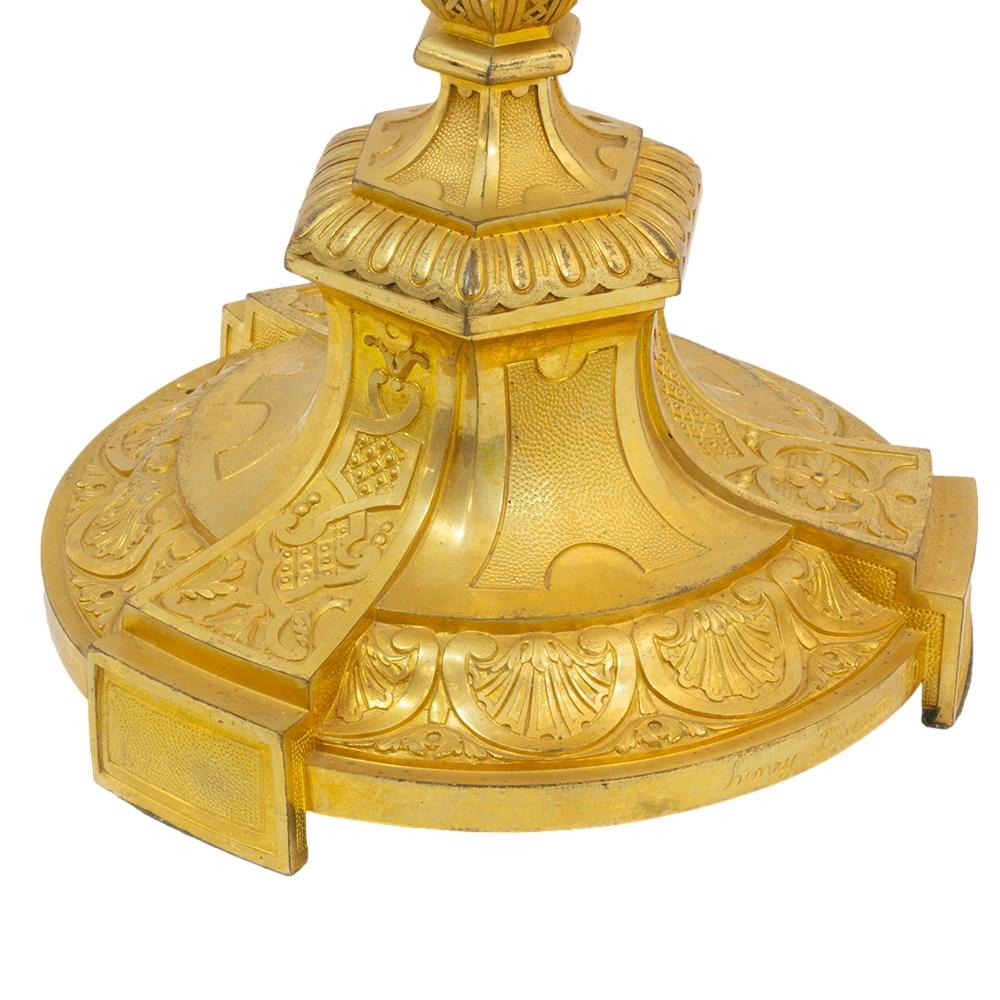Coppia di candelabri francesi in ormolu di Henry Dasson, datati 1880 in vendita 3