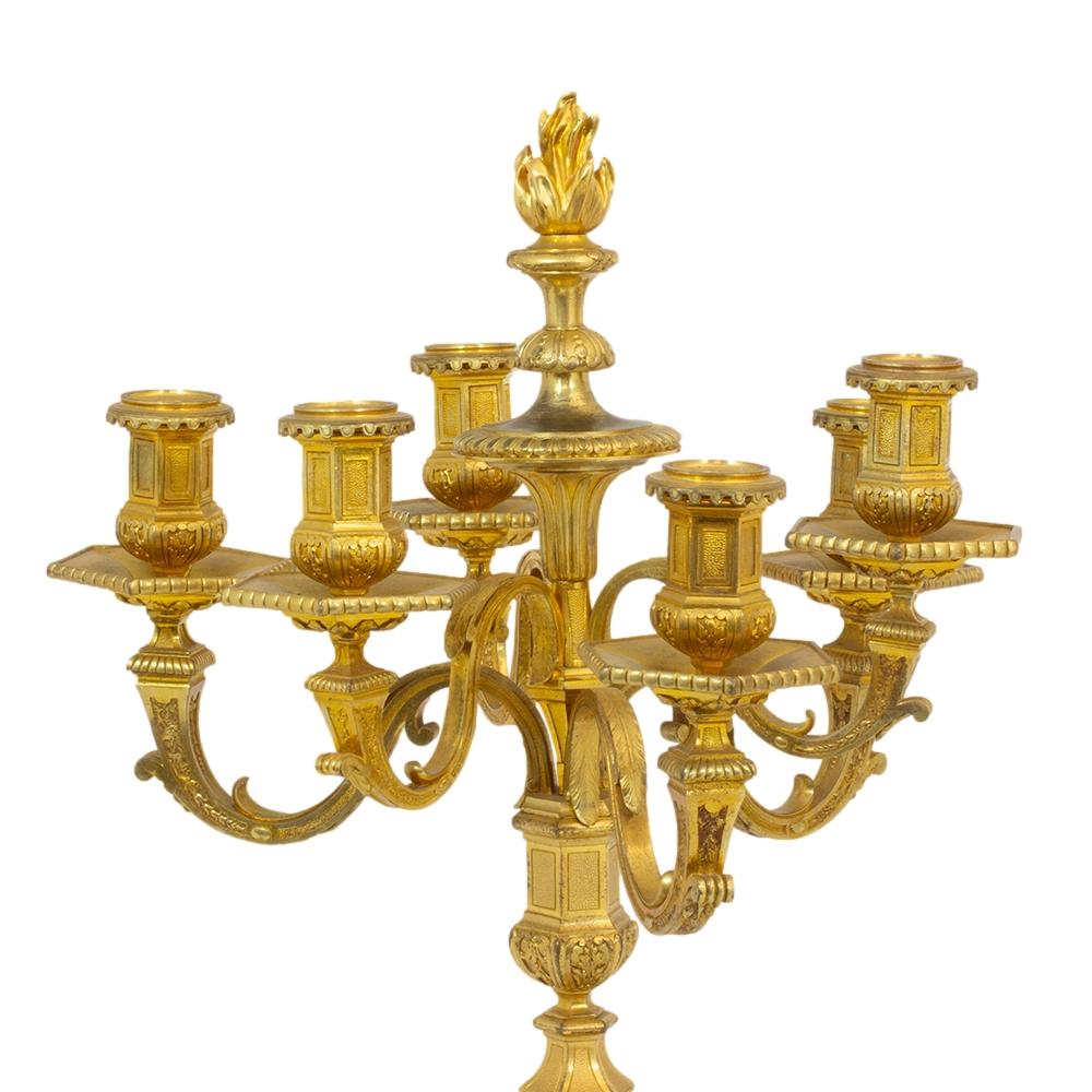 Bronzato Coppia di candelabri francesi in ormolu di Henry Dasson, datati 1880 in vendita