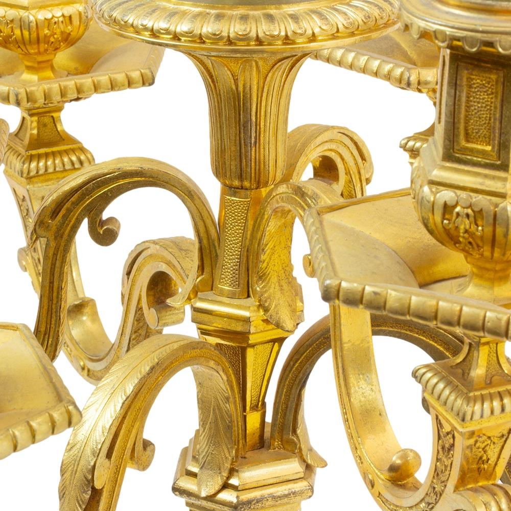 Coppia di candelabri francesi in ormolu di Henry Dasson, datati 1880 in vendita 1