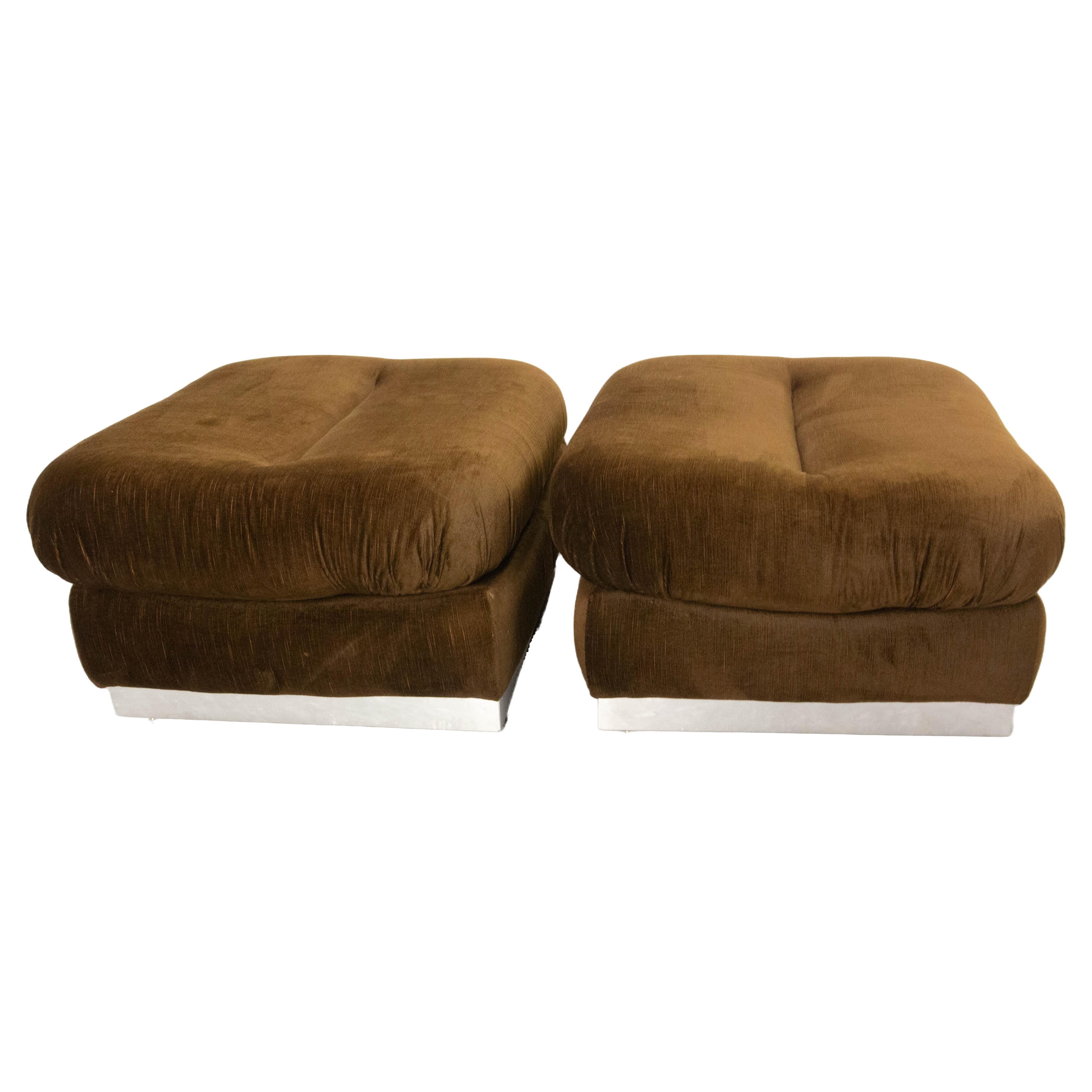 Pair of Pouffe or ottoman, brown velvet and upholstery. The base of the ottomans are made of chipboard wood recovered of chrome.
Can be re-upholstered if you wish.
Good condition
French mid-century

Shipping:
60 / 57 / 80 cm 23 kg.