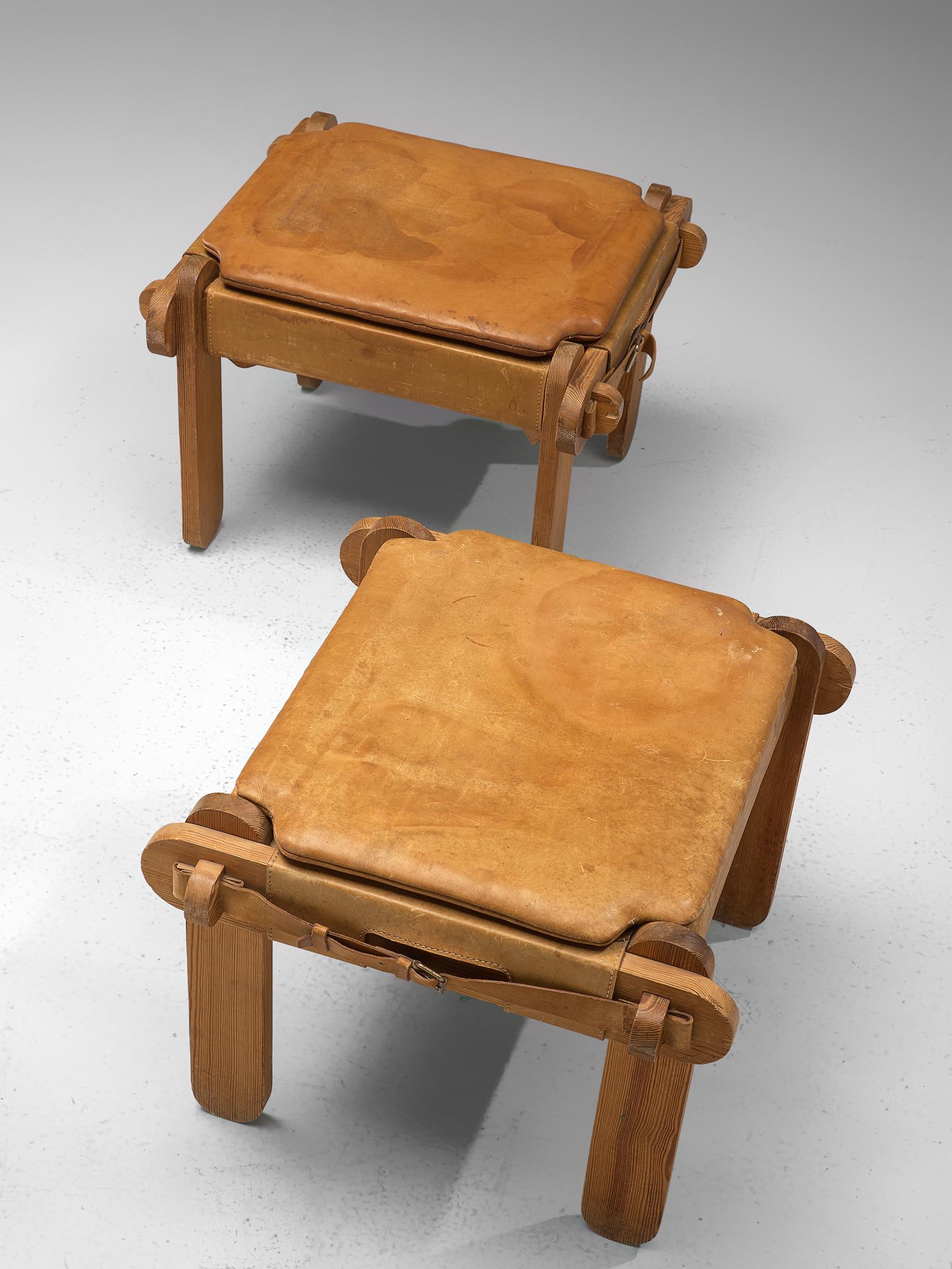 French Pair of Ottomans  in Cognac Leather In Good Condition In Waalwijk, NL