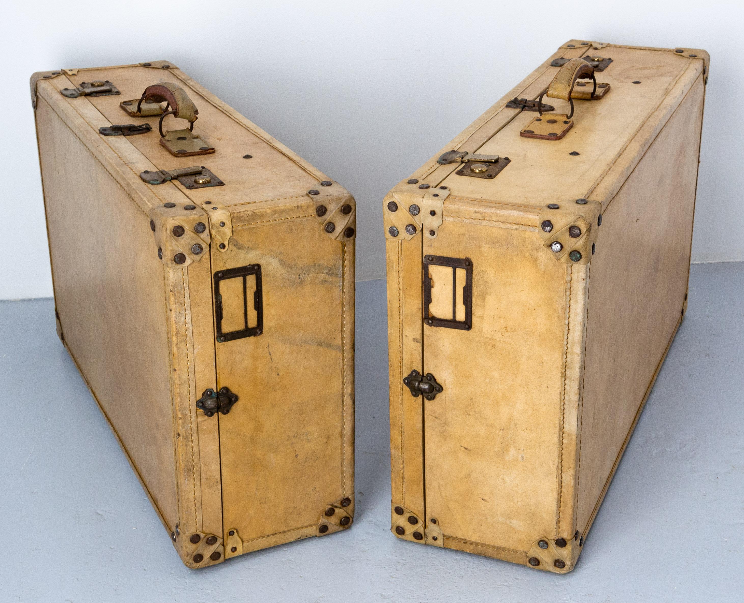 French Pair of Parchment Suit Cases Trunks, circa 1930 For Sale 4