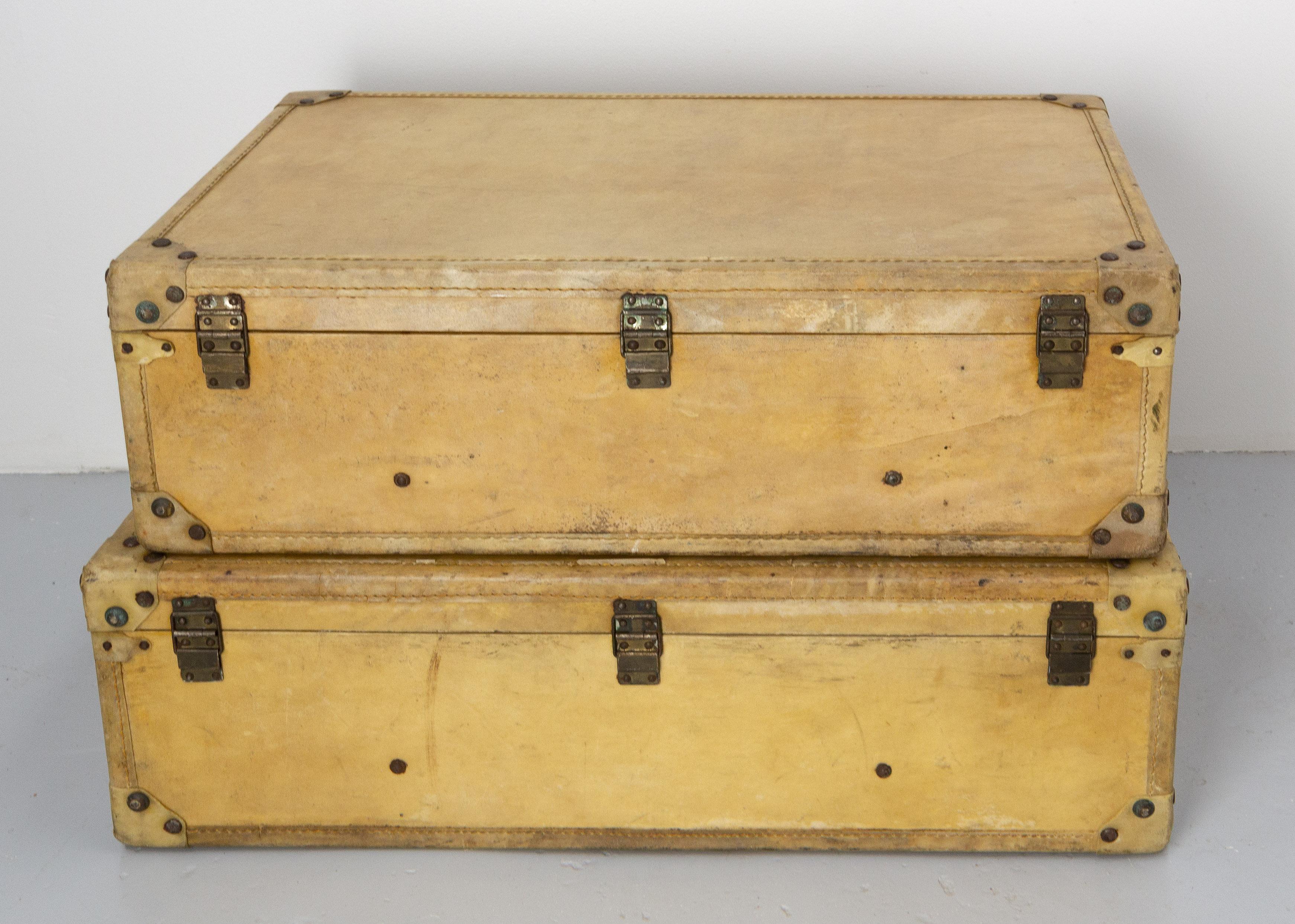 French Pair of Parchment Suit Cases Trunks, circa 1930 For Sale 7