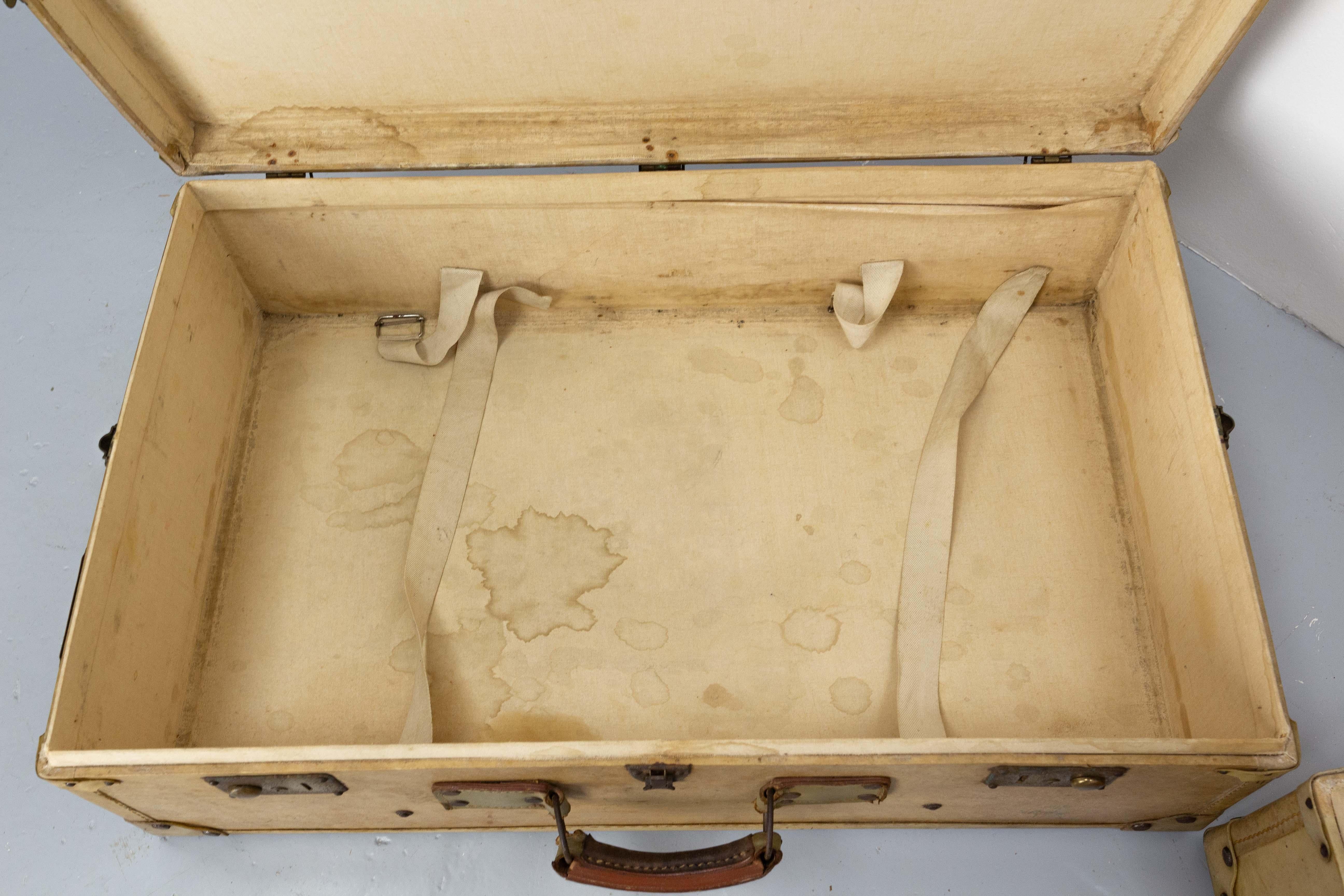 French Pair of Parchment Suit Cases Trunks, circa 1930 For Sale 10