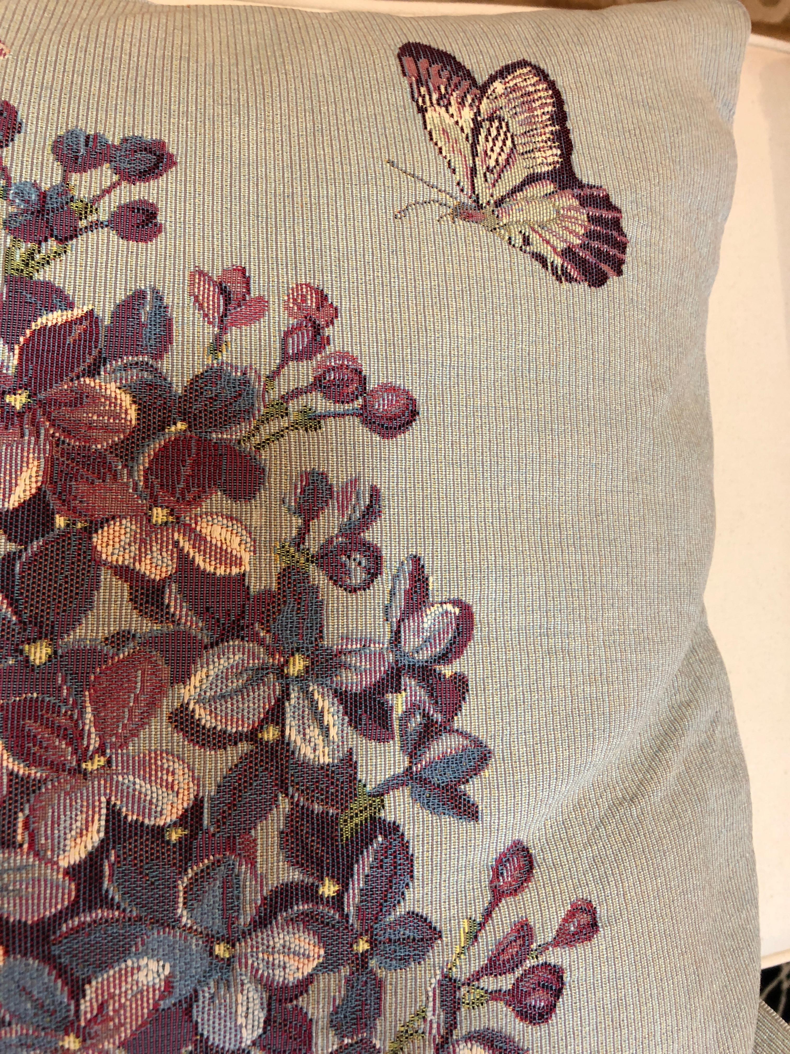 French Pair of Pastel Butterfly and Lilac Motif Tapestry Pillows In Excellent Condition In Hopewell, NJ
