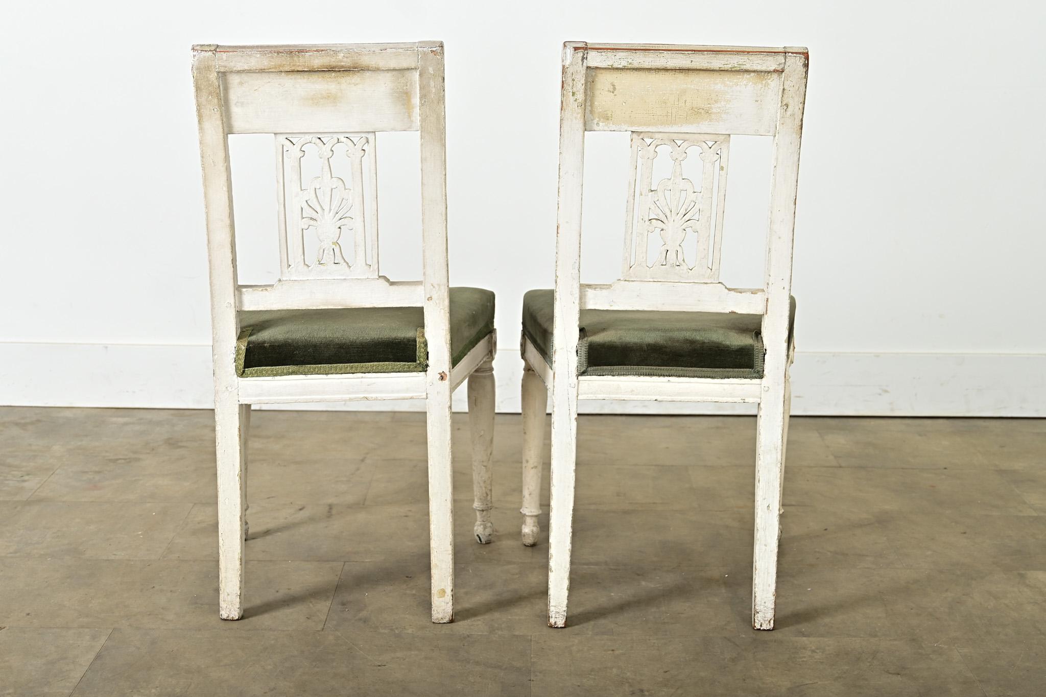 Paire de chaises d'appoint Directoire d'époque en vente 4