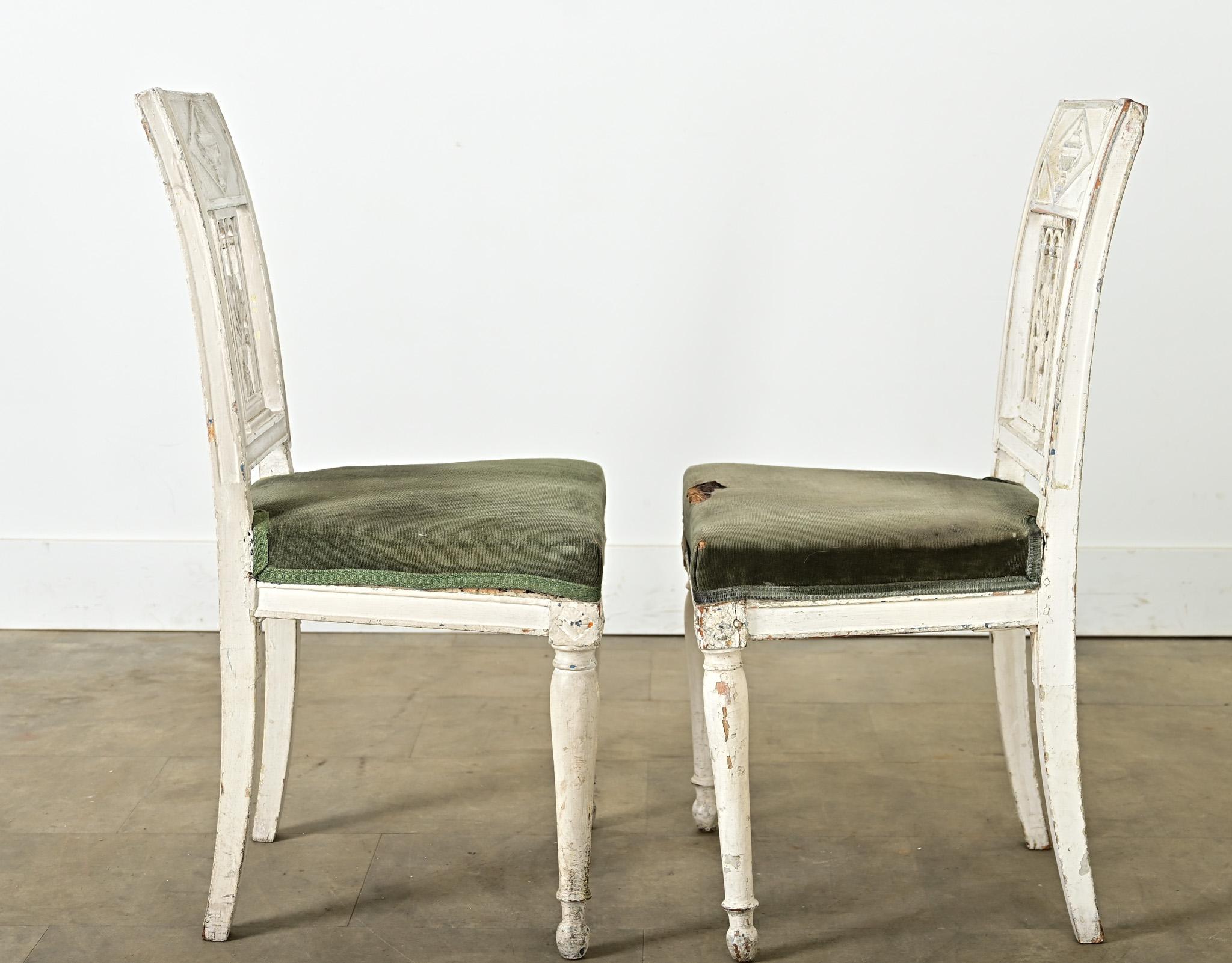 Paire de chaises d'appoint Directoire d'époque en vente 5