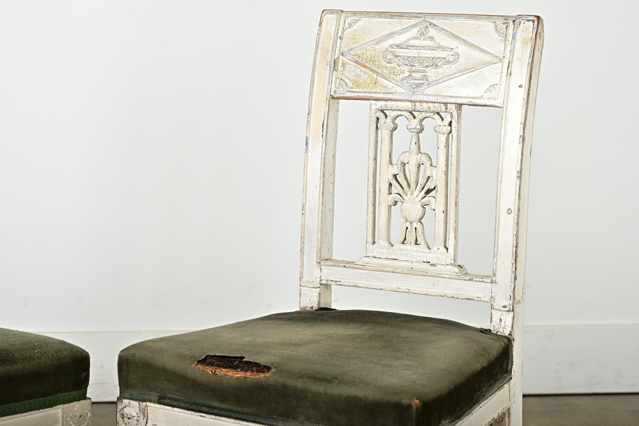 Paire de chaises d'appoint Directoire d'époque en vente 6