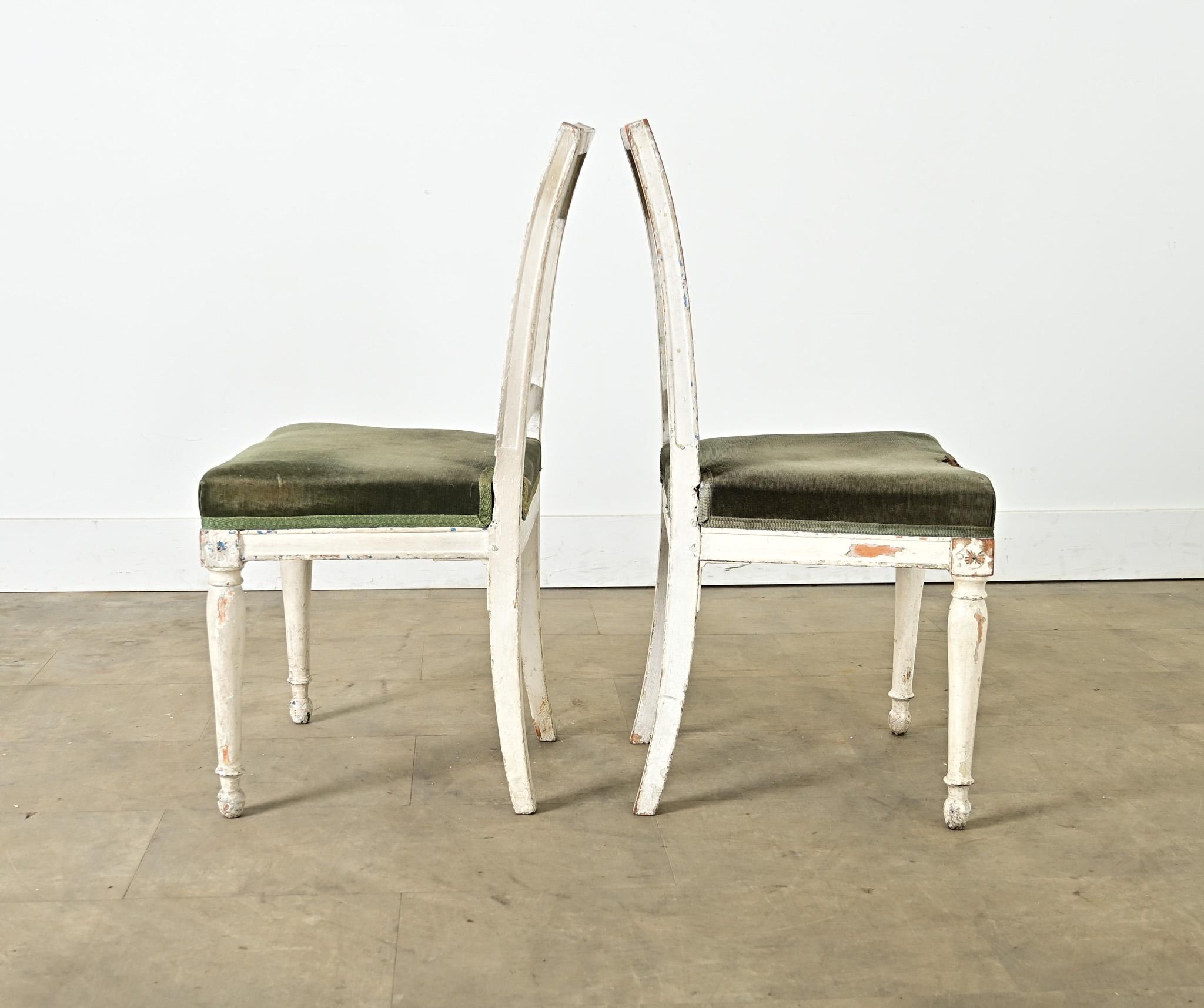 Paire de chaises d'appoint Directoire d'époque en vente 7