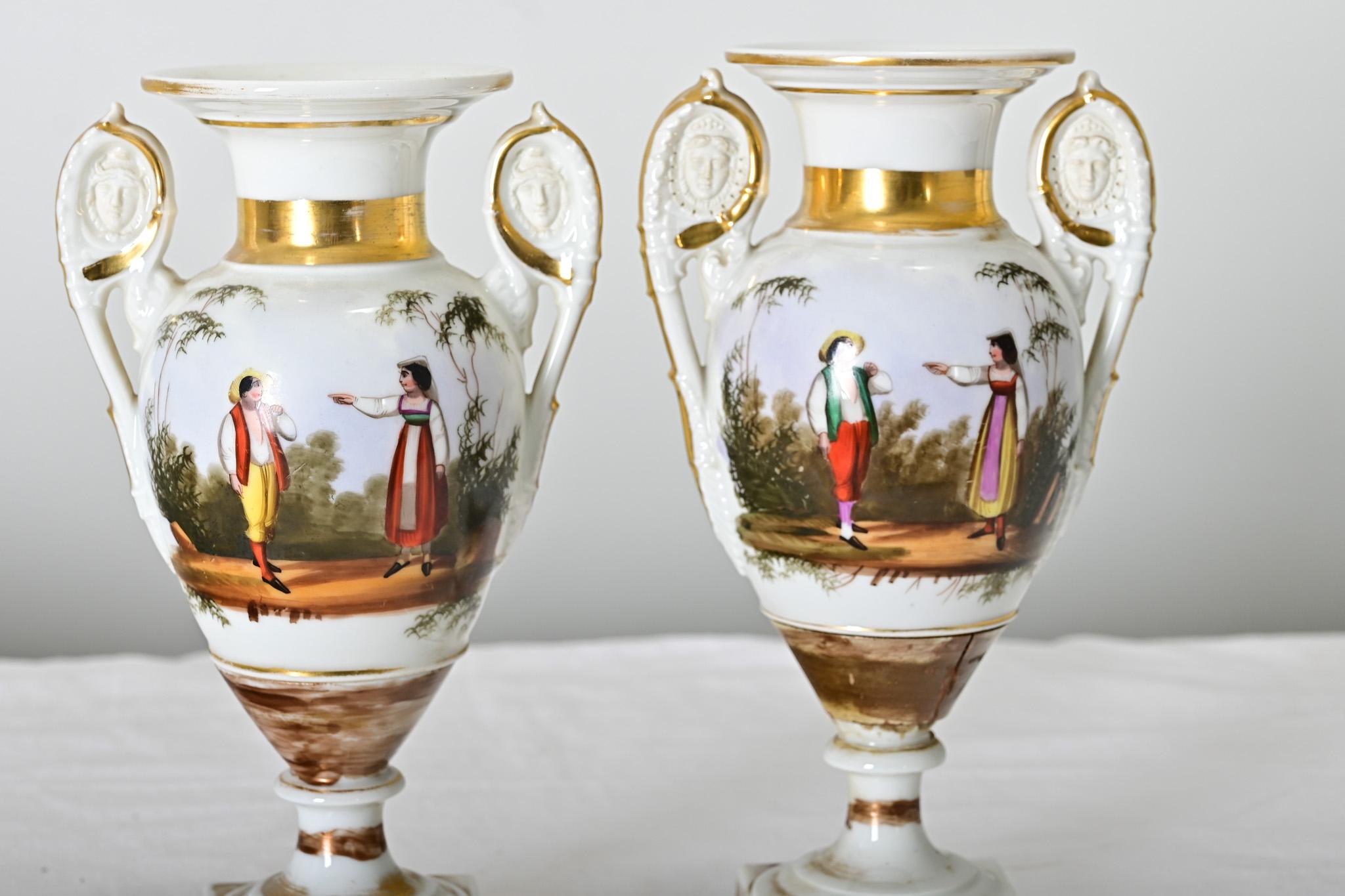 Coppia di piccole urne del XIX secolo di epoca impero francese in vendita 1
