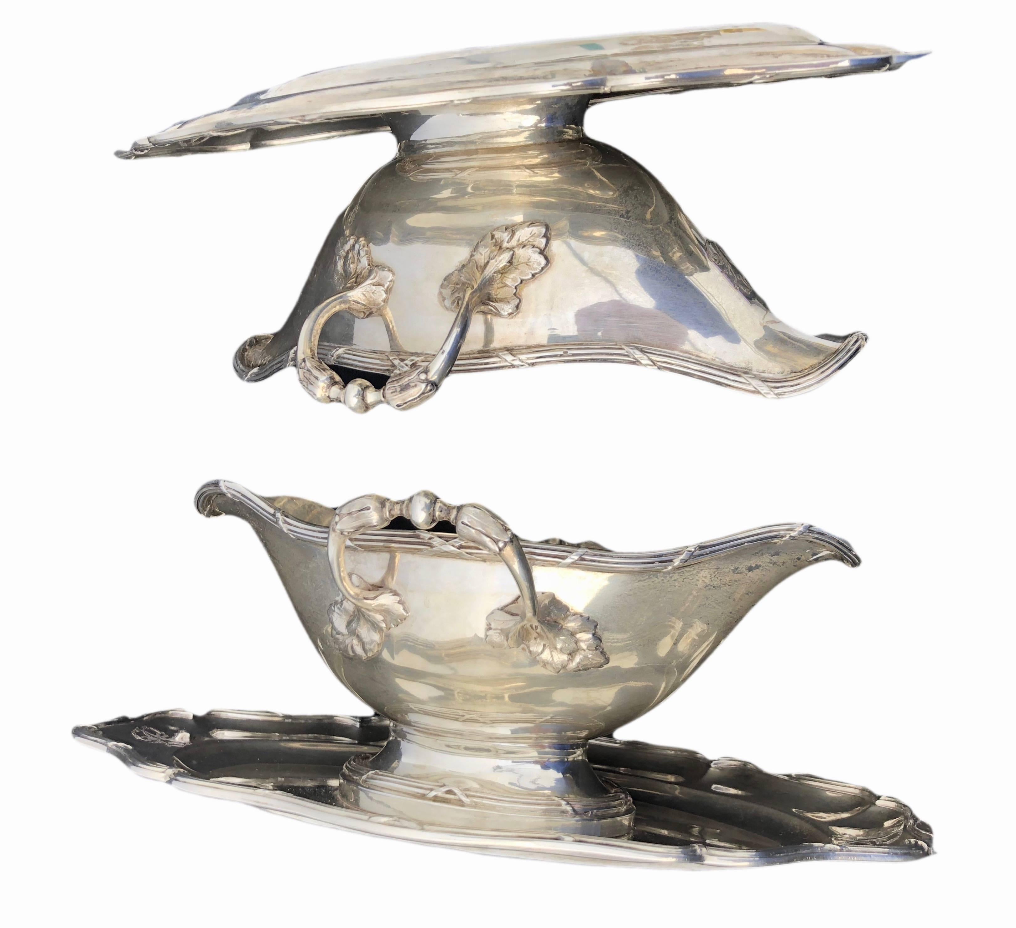French Pair of Plated Silver Saucers with Attached Trays and Engraved Designs For Sale 1