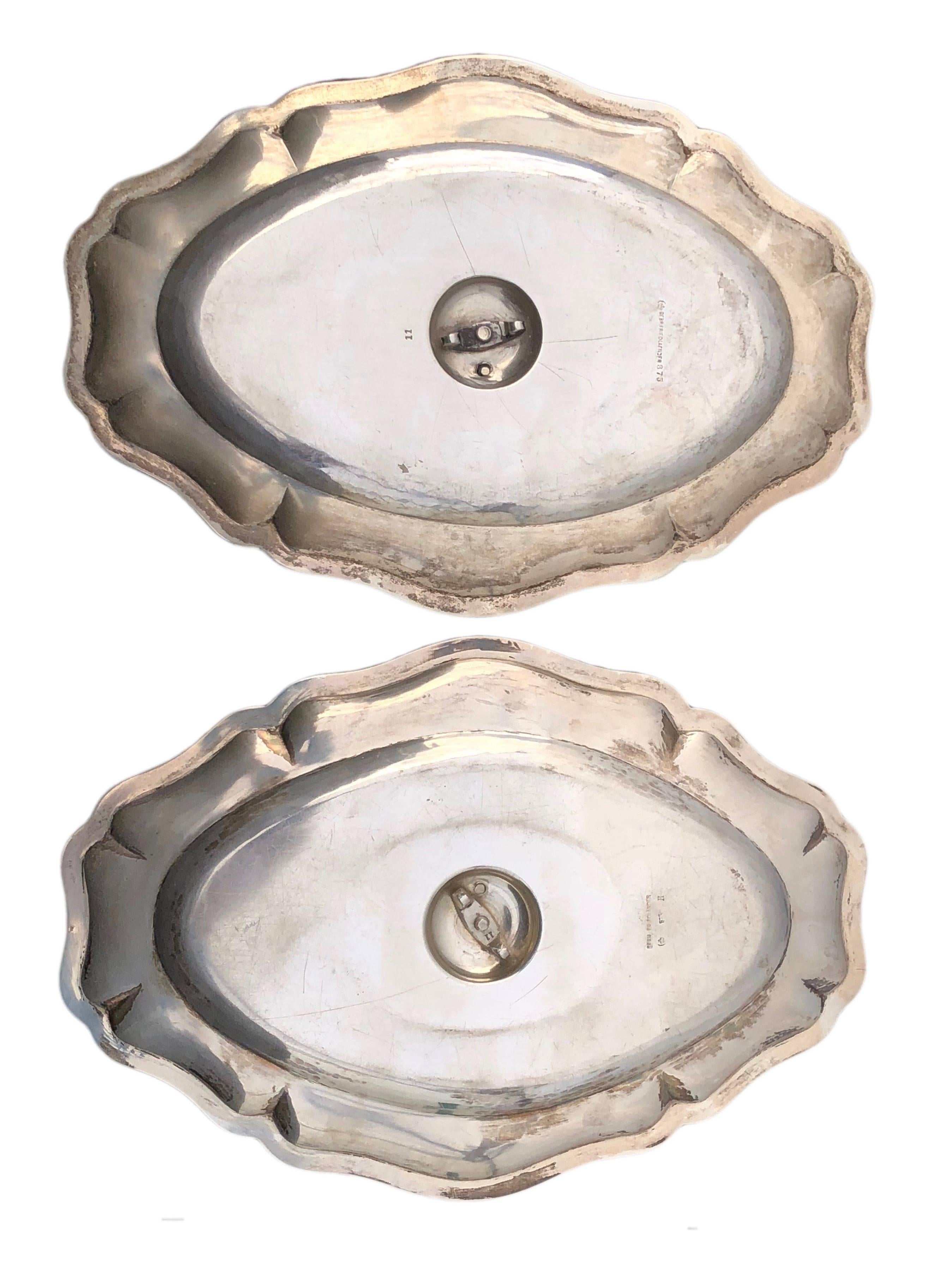 French Pair of Plated Silver Saucers with Attached Trays and Engraved Designs For Sale 3