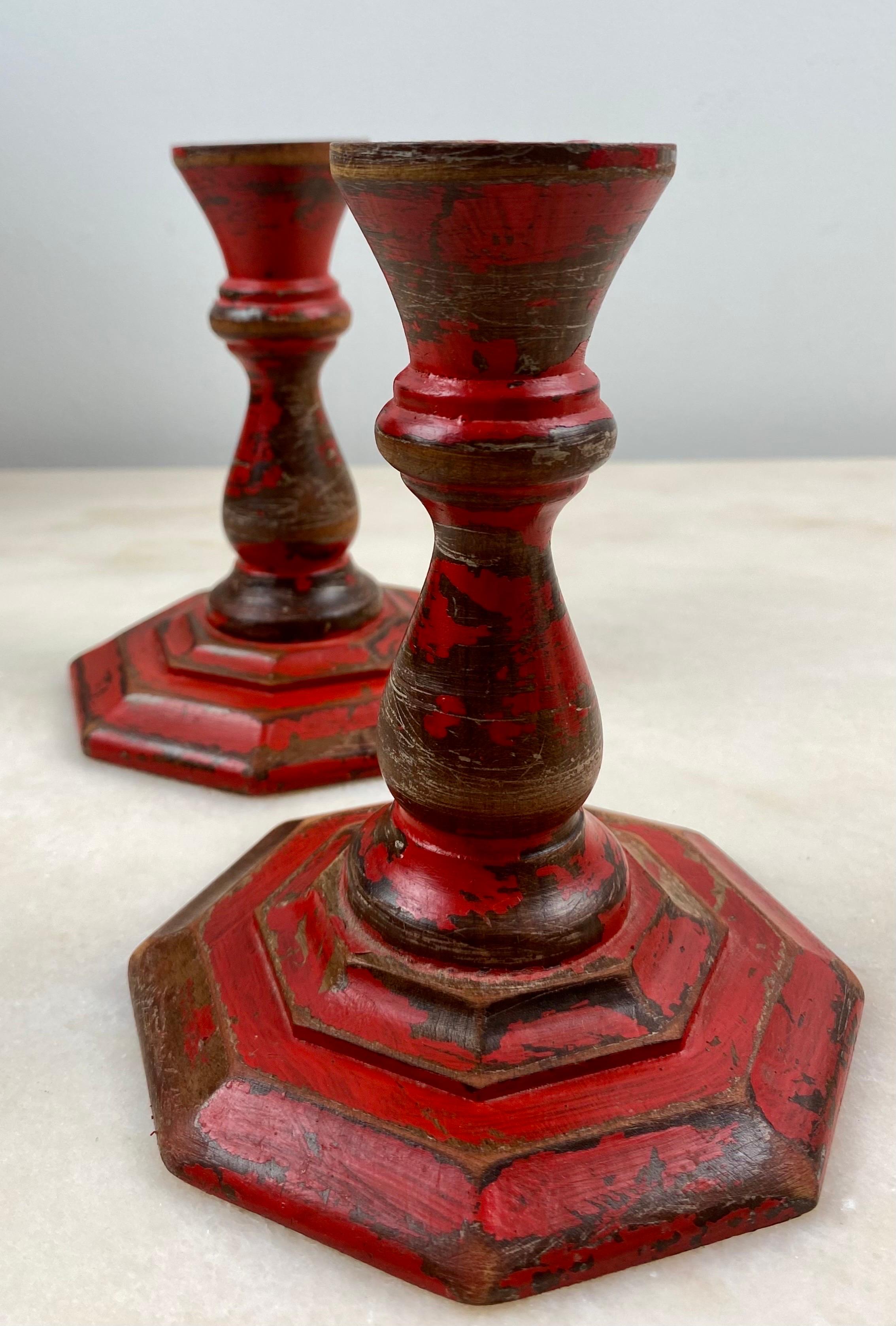French Pair of Red Patinated Turned Wood Parisian Theater Candlesticks 19th  For Sale 4