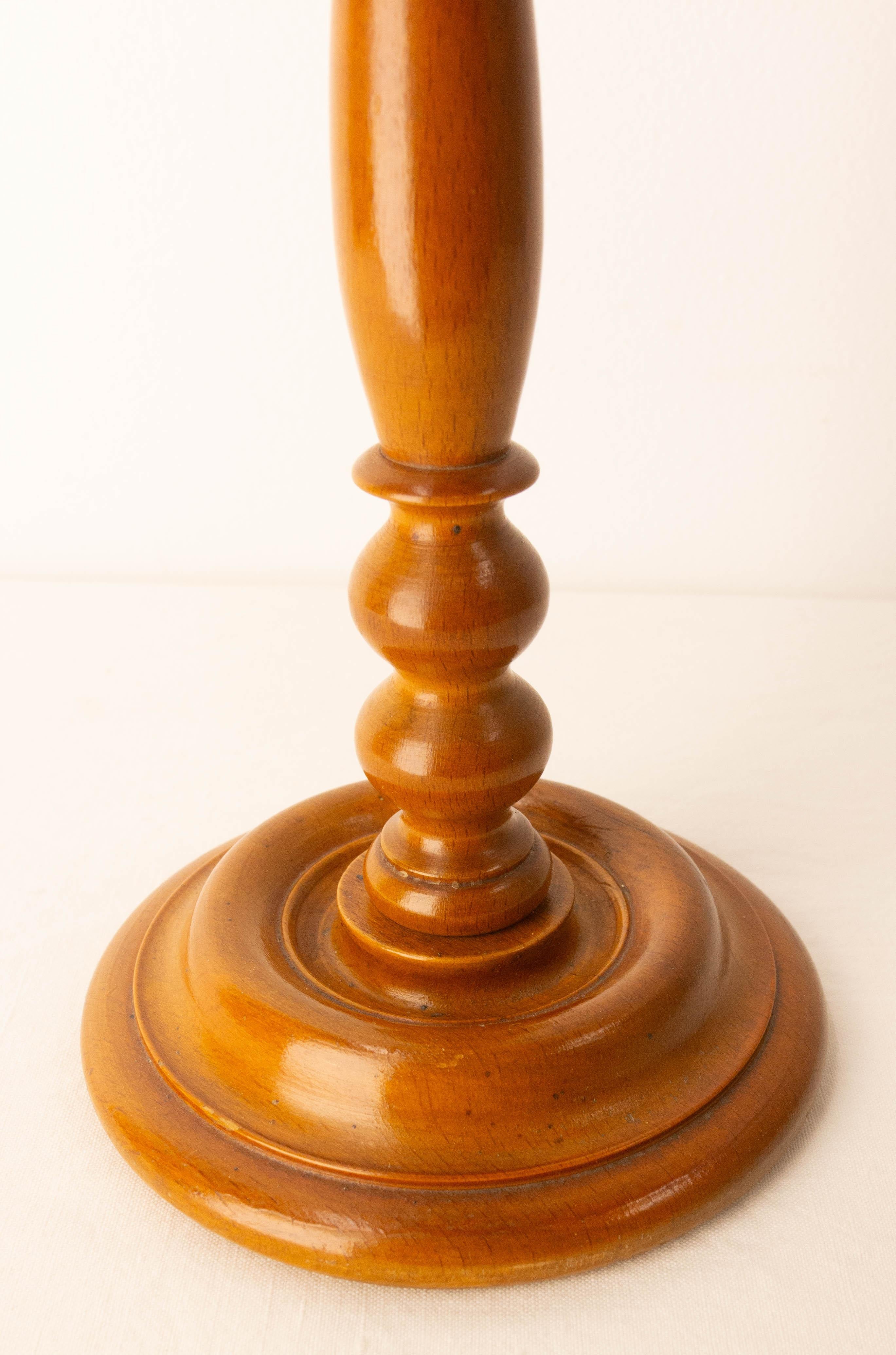 Early 20th Century French Pair of Turned Beech Hat Holders, 20th Century For Sale