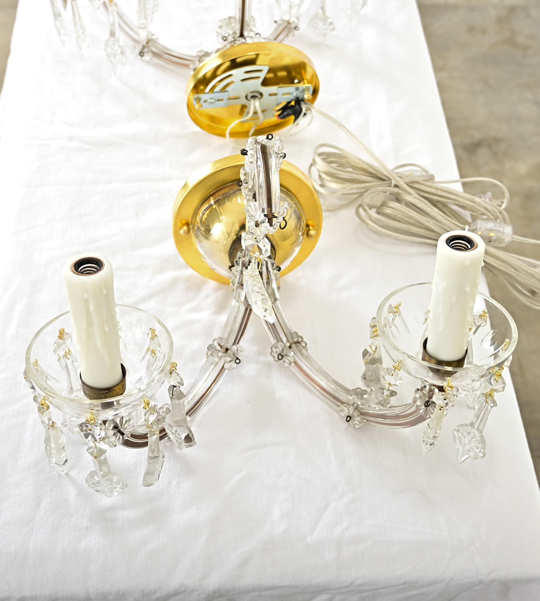 Französisch Paar von Vintage Messing und Kristall Wandleuchter im Angebot 4