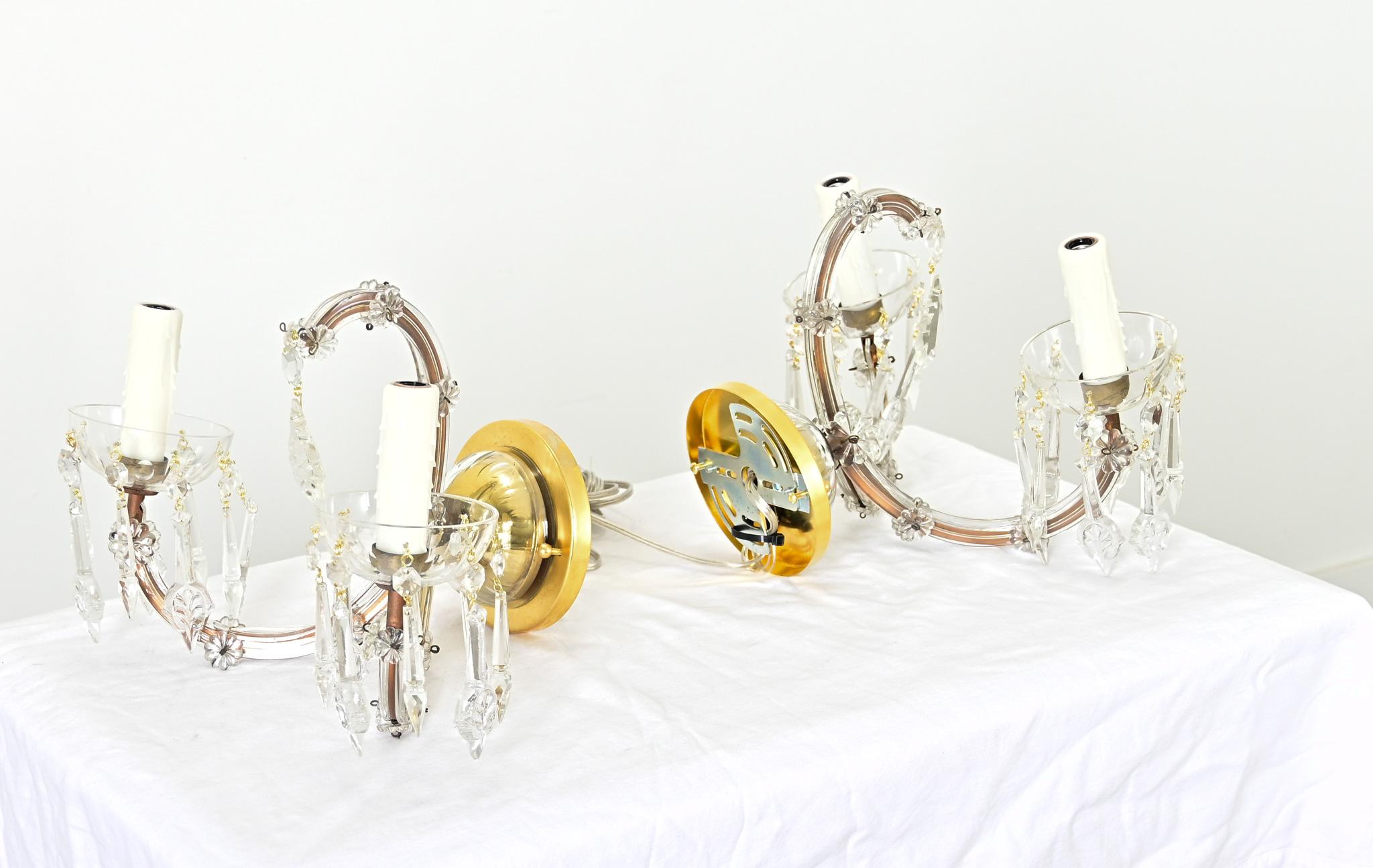 Französisch Paar von Vintage Messing und Kristall Wandleuchter im Angebot 6