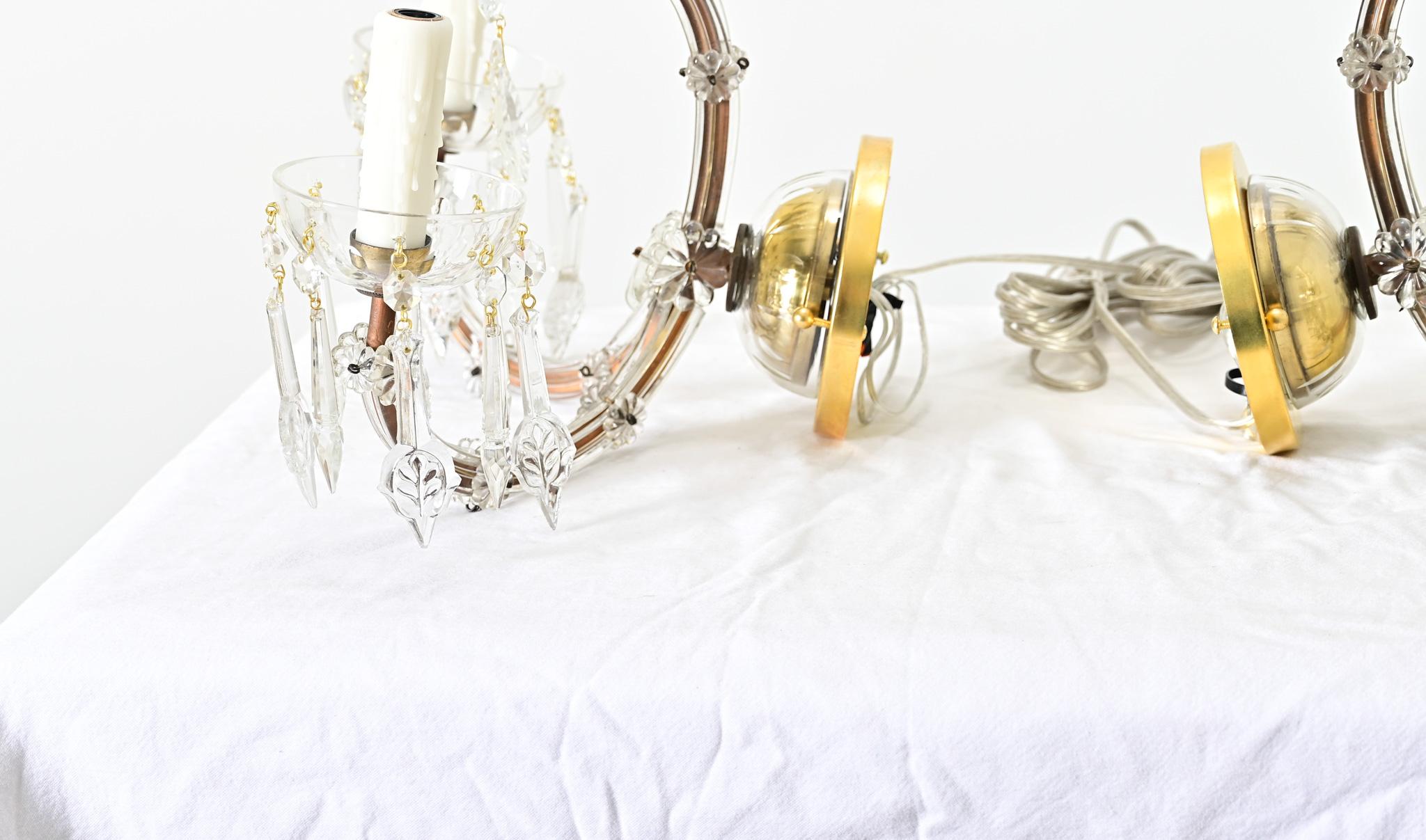 Französisch Paar von Vintage Messing und Kristall Wandleuchter im Angebot 8