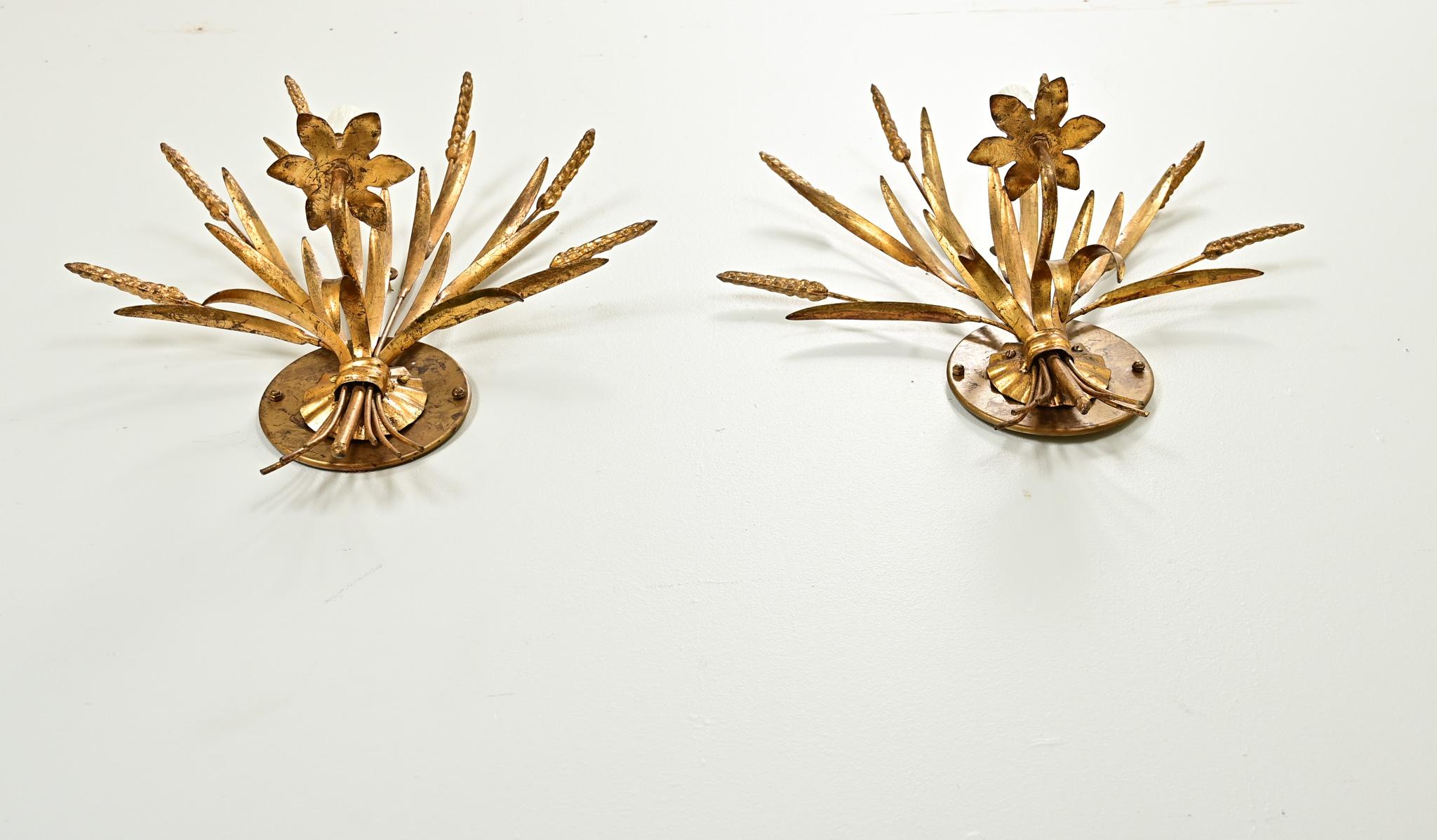 Coppia francese di lampade a gocce in ottone d'epoca in vendita 4