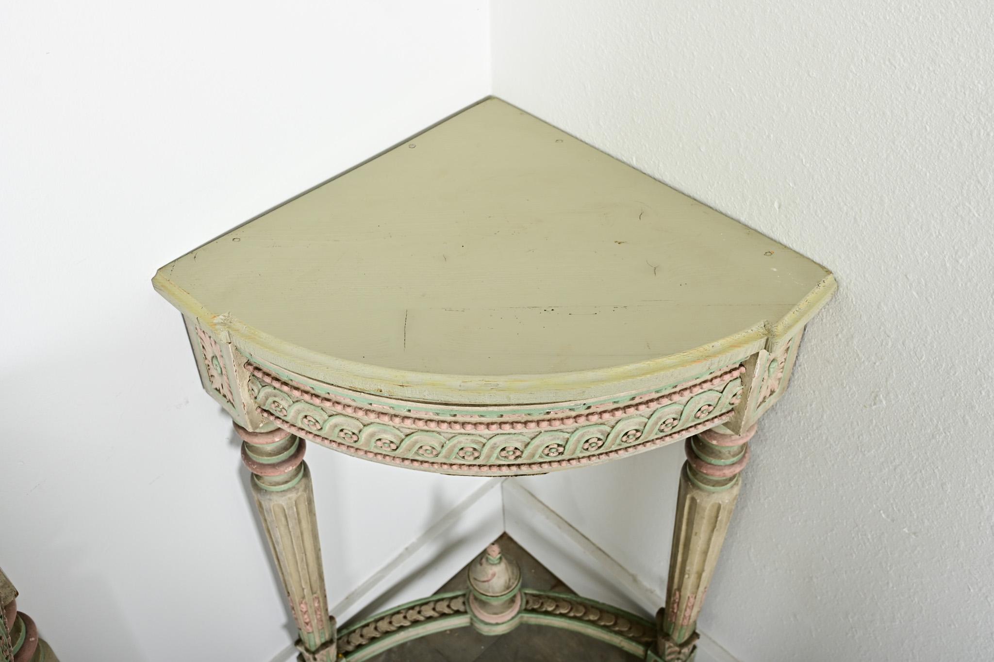 Pareja de Demilunes de Esquina Estilo Luis XVI Vintage Franceses en venta 1