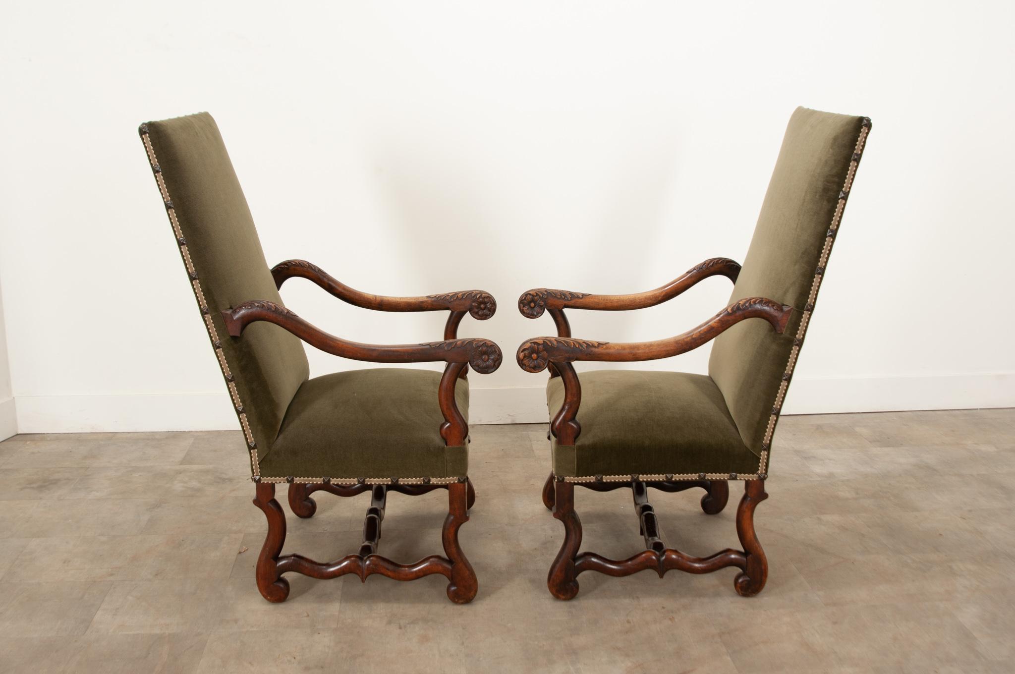 French Pair of Walnut Os de Mouton Armchairs 7