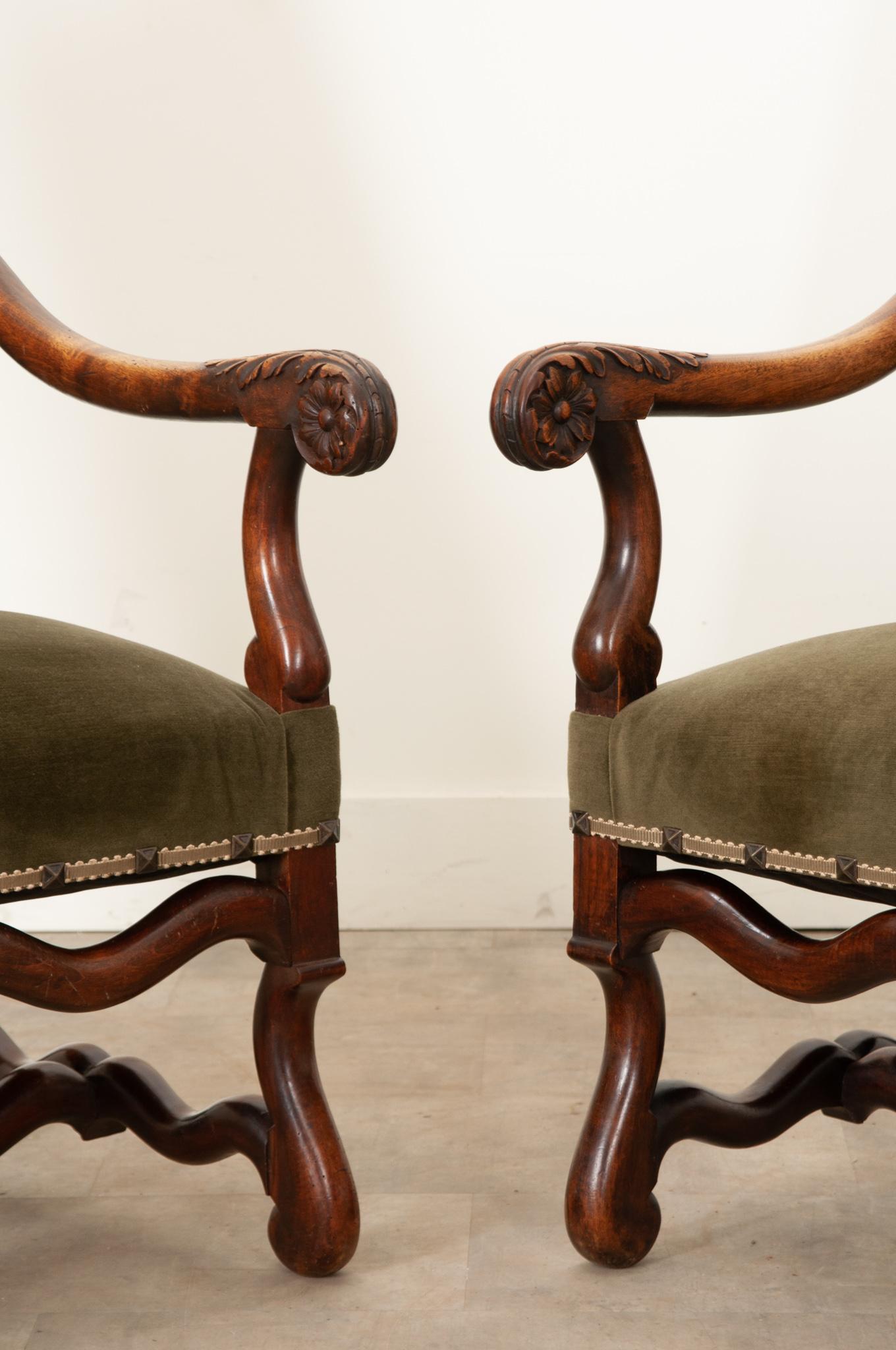 French Pair of Walnut Os de Mouton Armchairs 1