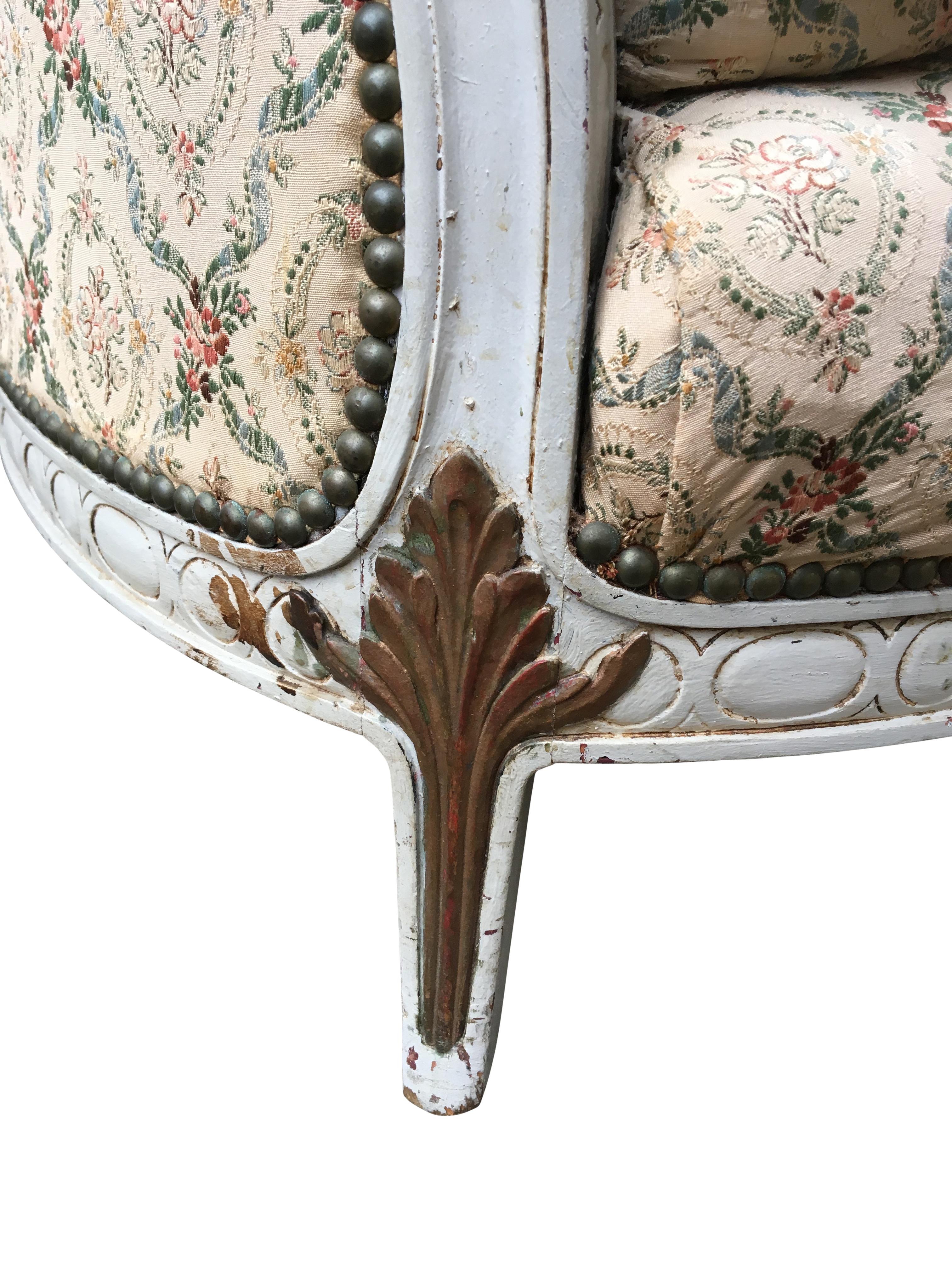 French Pair of White Painted Rococo Bergère Armchairs In Good Condition In Haddonfield, NJ