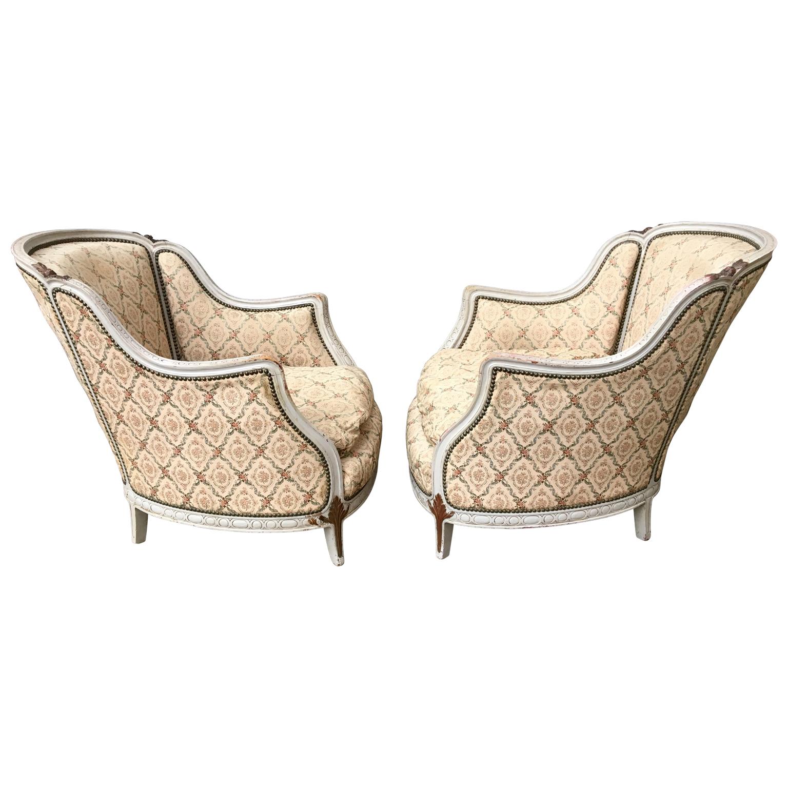 Début du 20ème siècle Paire de fauteuils Bergère Rococo peints en blanc, de style français